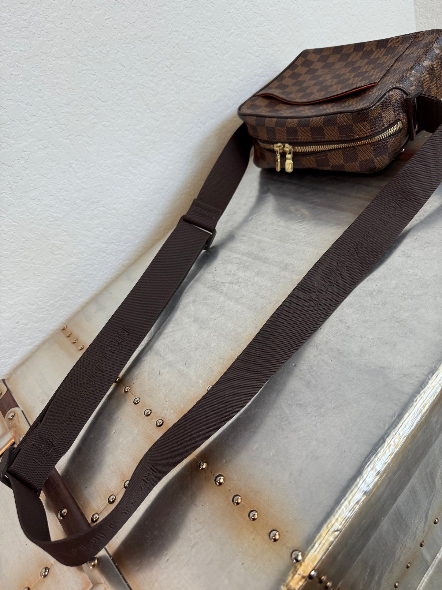 Pre-owned Authentic Louis Vuitton Olav PM Damier Ebene Crossbody Bag