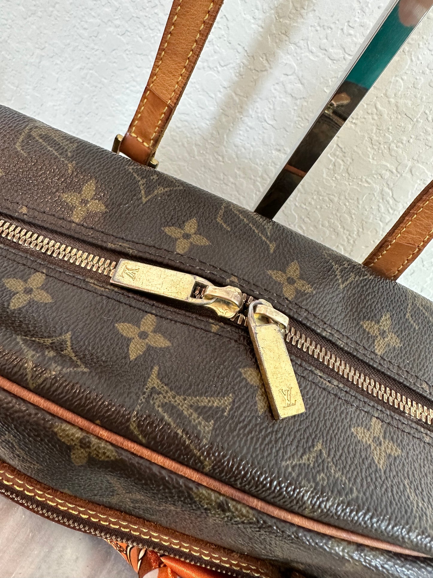 Pre-owned Authentic Louis Vuitton Cite MM Monogram Shoulder Bag