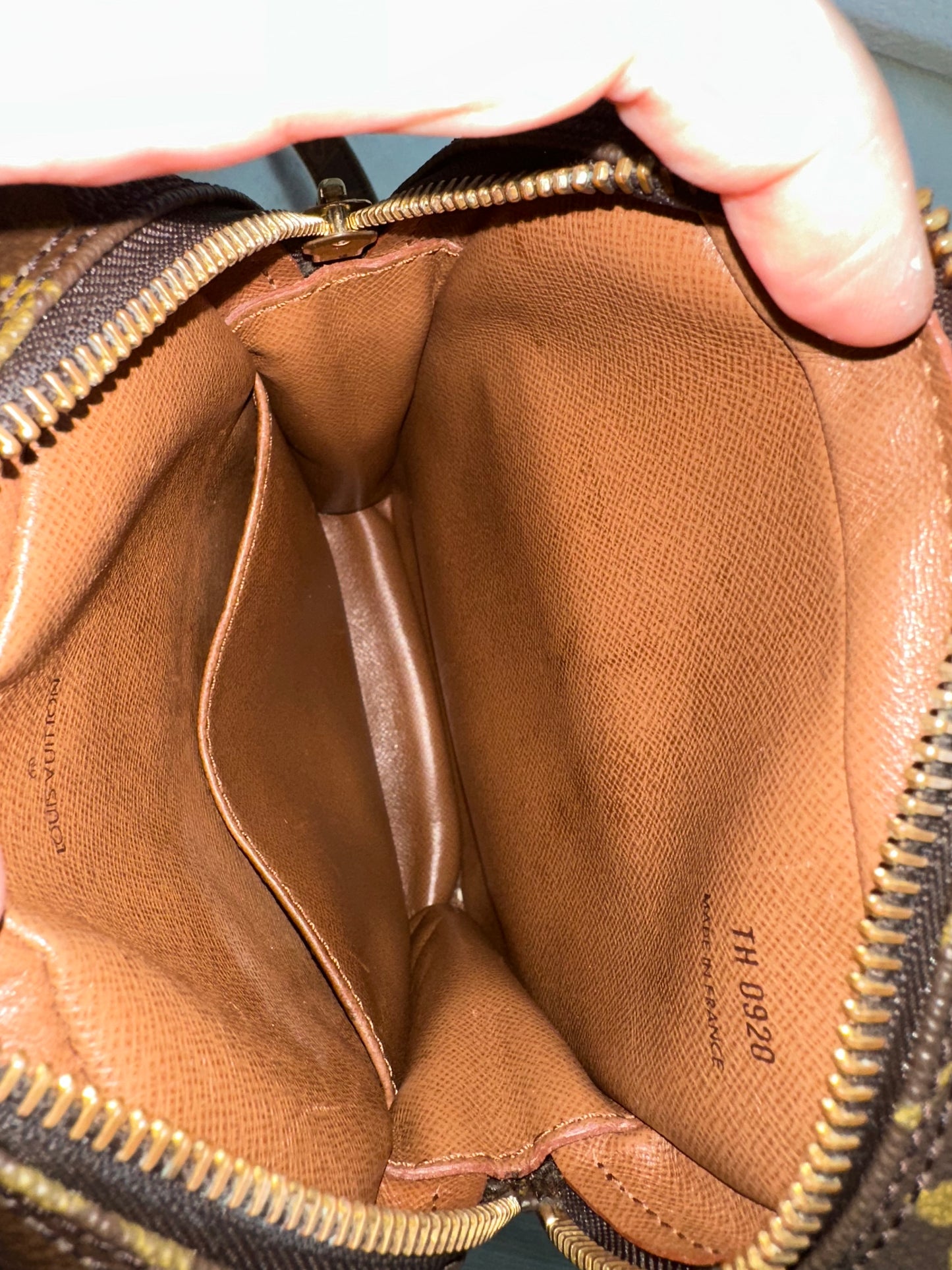 Pre-owned Authentic Louis Vuitton Amazon Monogram Crossbody Bag