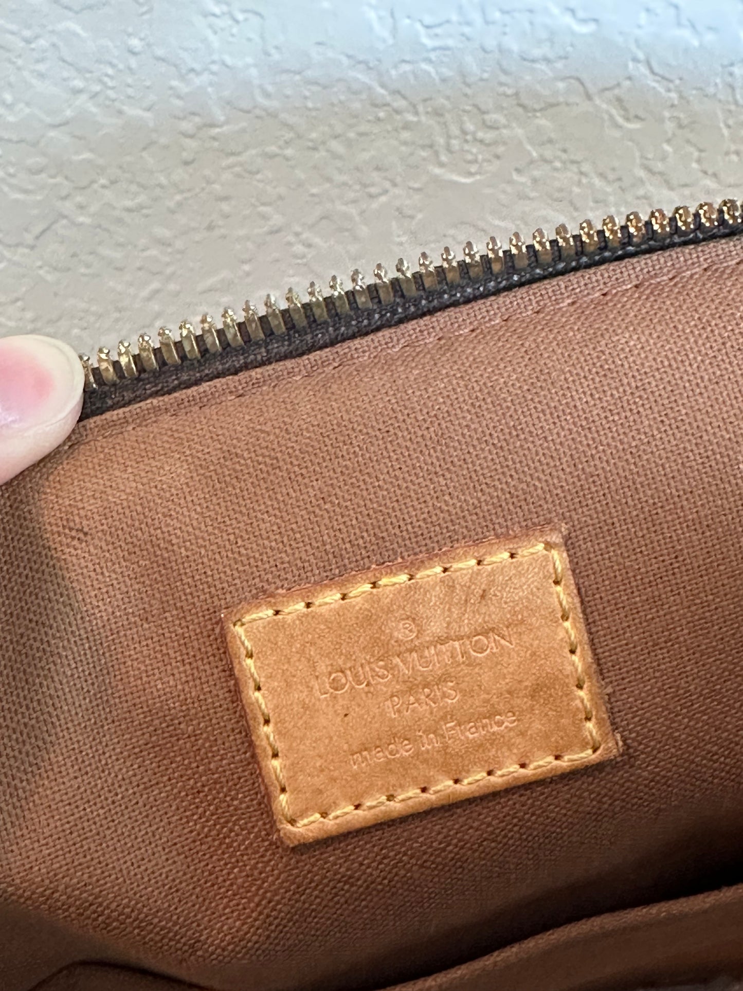 Pre-owned Authentic Louis Vuitton Tivoli GM Monogram Shoulder Bag