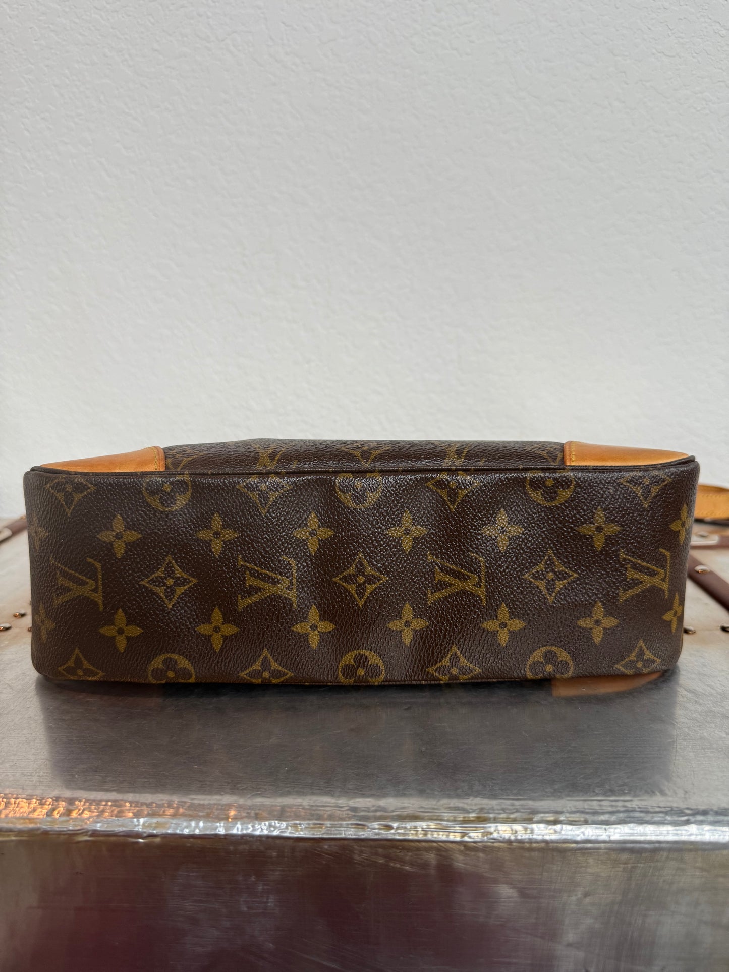 Pre-owned Authentic Louis Vuitton Boulogne 30 Monogram Shoulder Bag