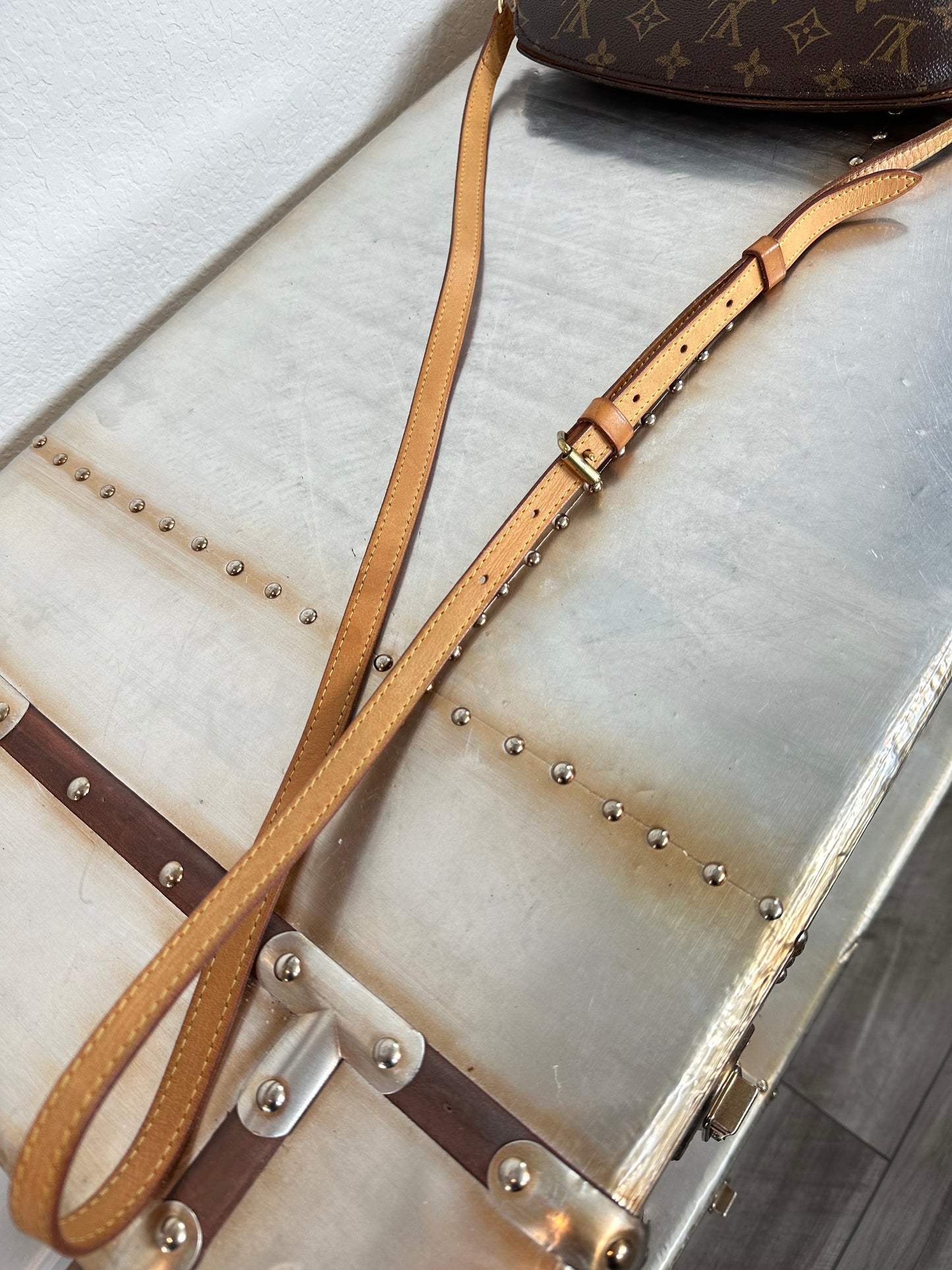 Pre-owned Authentic Louis Vuitton Drouot Monogram Crossbody Bag
