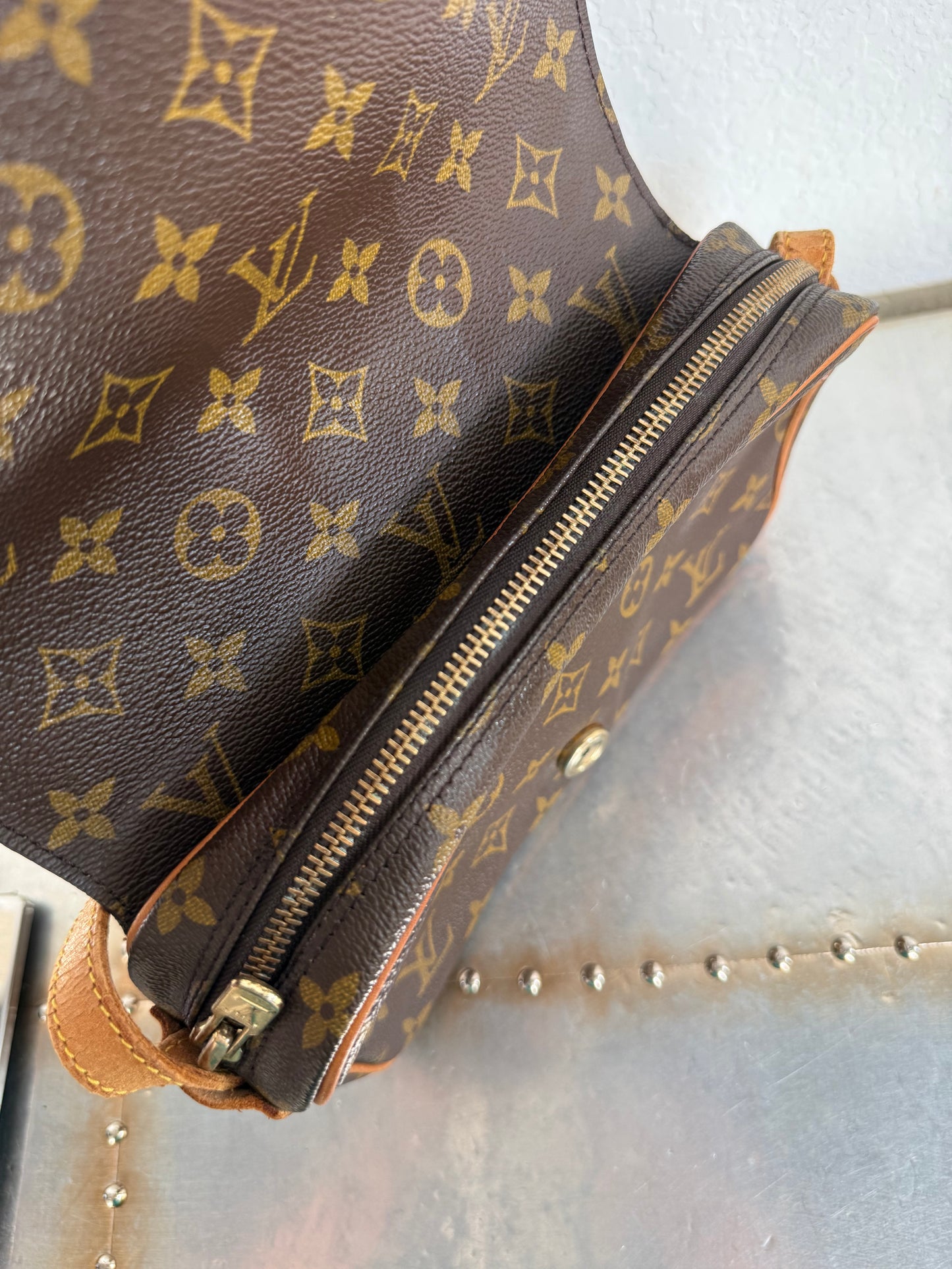 Pre-owned Louis Vuitton Saint Germain 24 Monogram Crossbody / Shoulder Bag