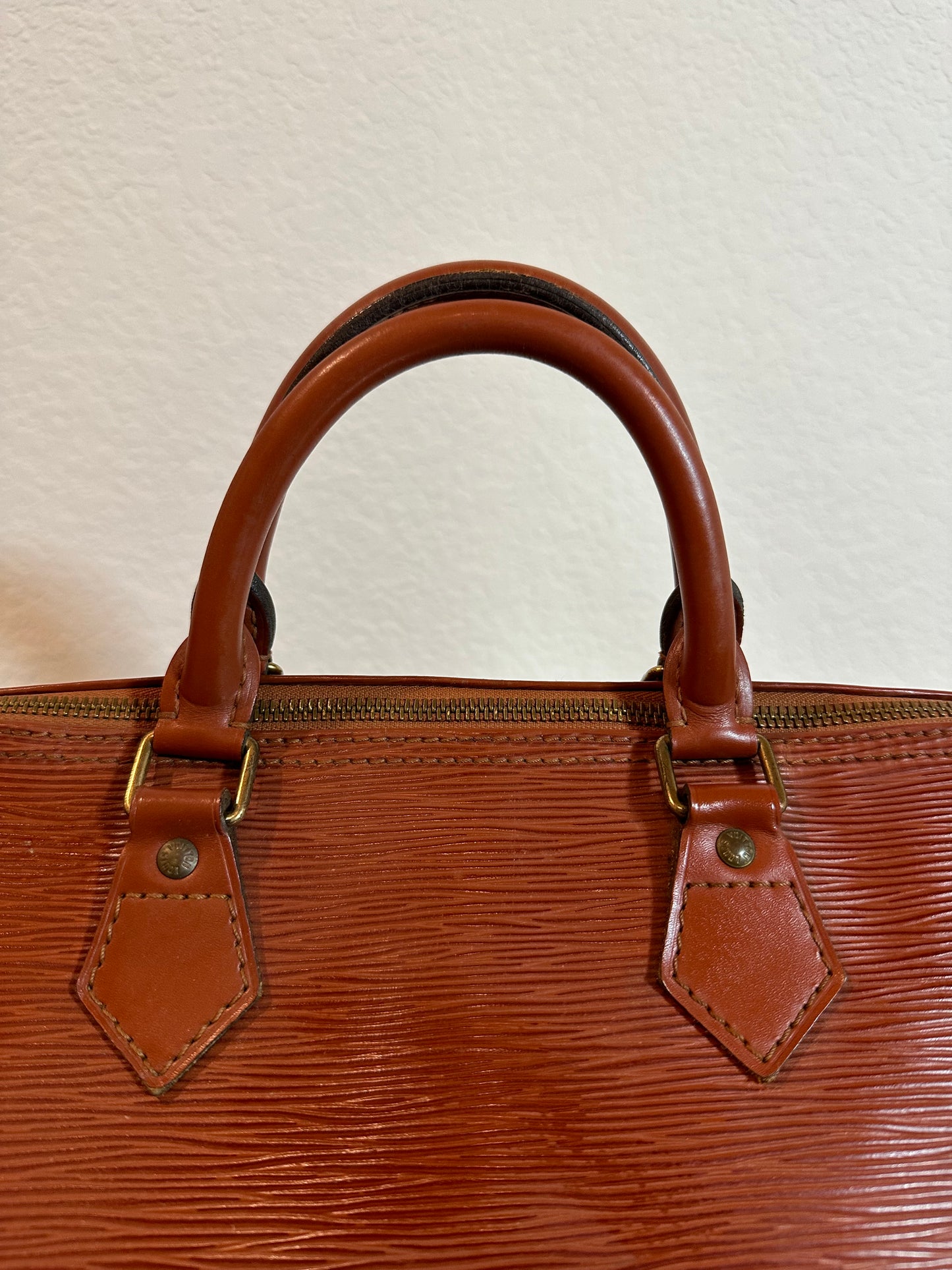 Pre-owned Authentic Louis Vuitton Speedy 30 Epi Handbag