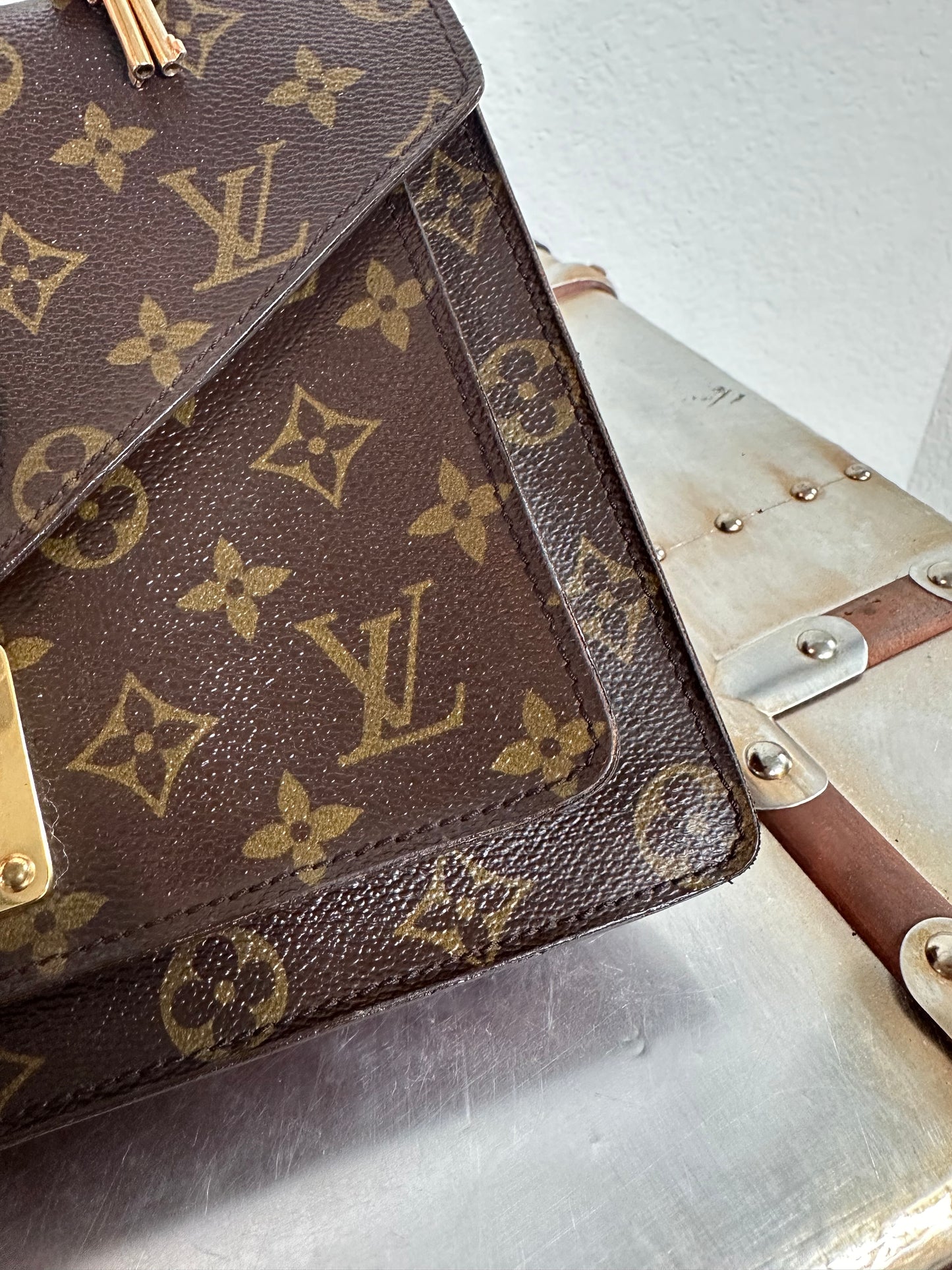 Pre-owned Authentic Louis Vuitton Monceau 26 Monogram Shoulder / Crossbody Bag