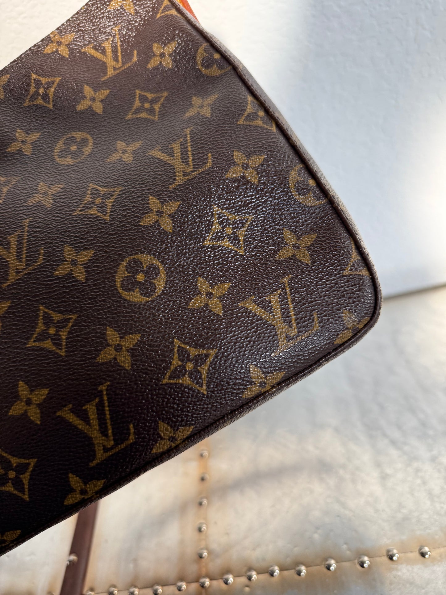 Pre-owned Authentic Louis Vuitton Looping MM Monogram Shoulder Bag
