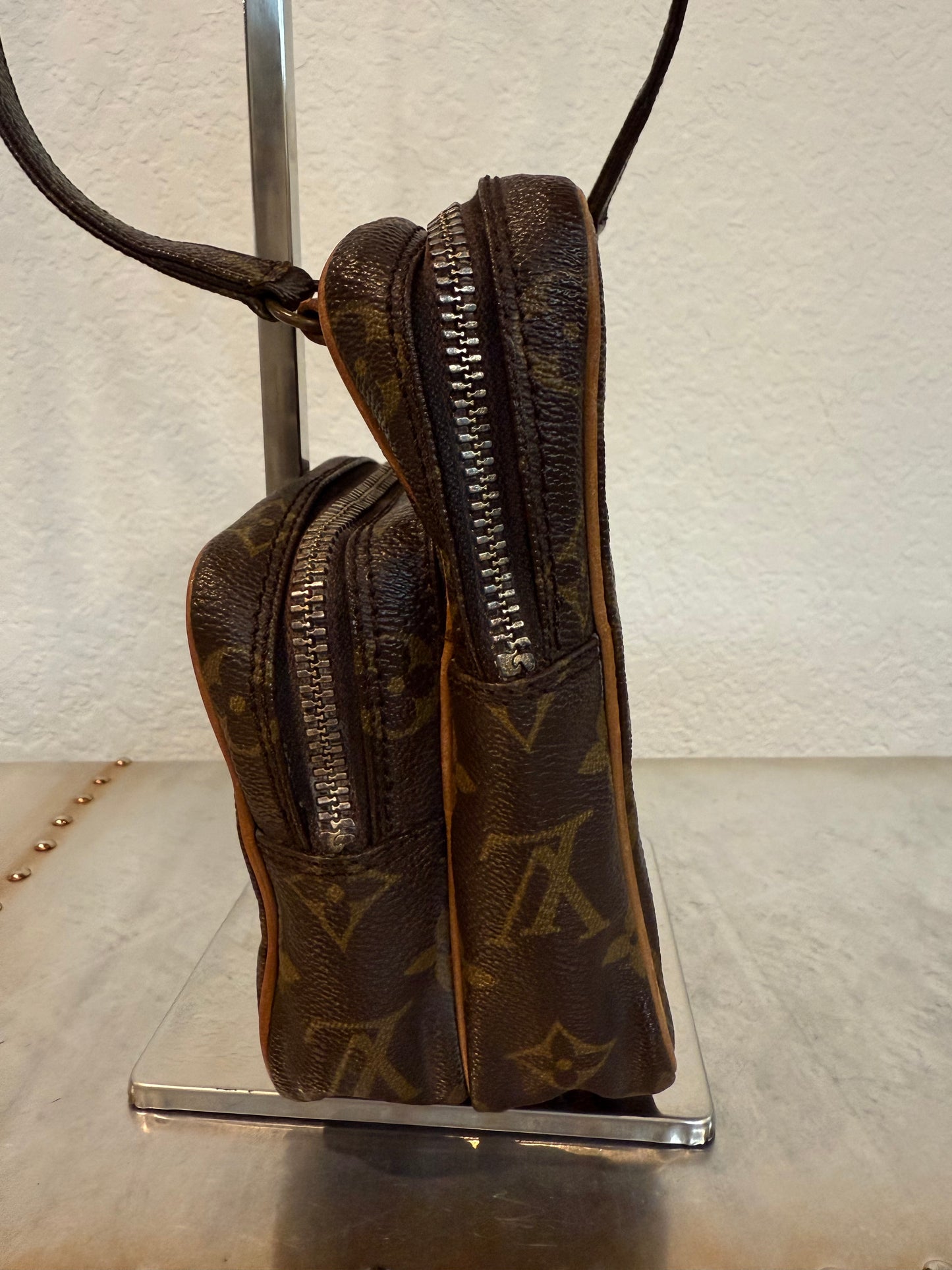 Pre-owned Louis Vuitton Mini Amazon Monogram Crossbody Bag