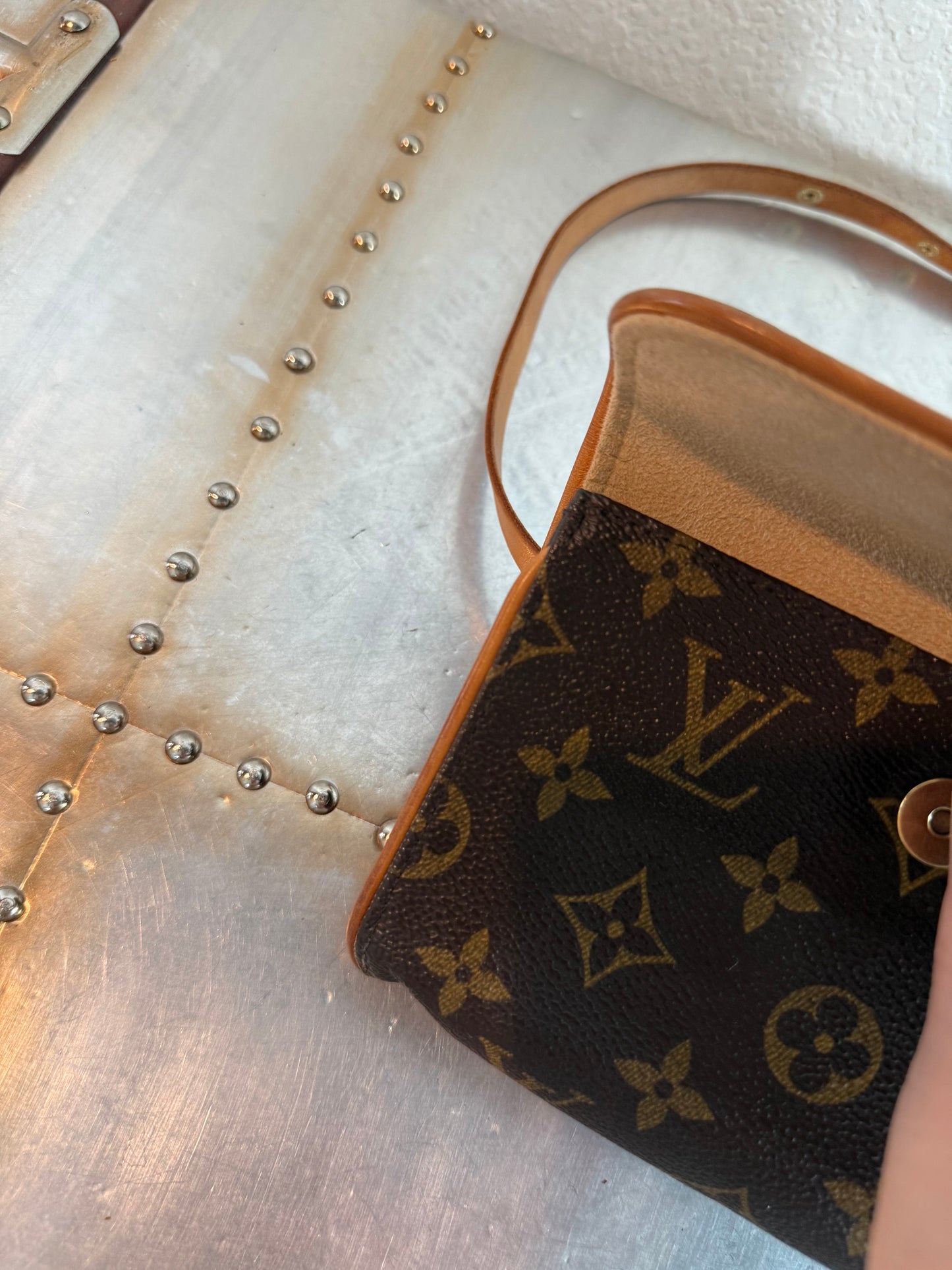 Pre-owned Authentic Louis Vuitton Monogram Florentine Waist Bag