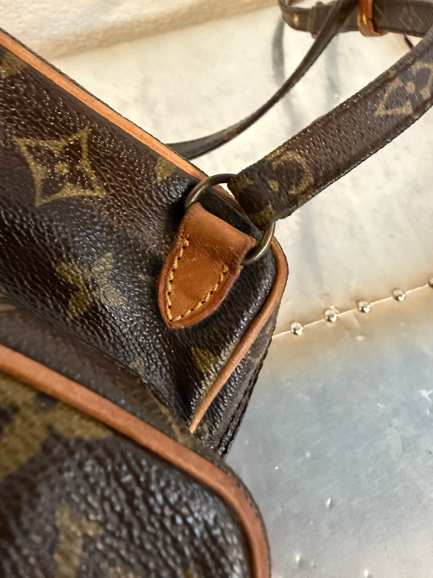Pre-owned Louis Vuitton Mini Amazon Monogram Crossbody Bag