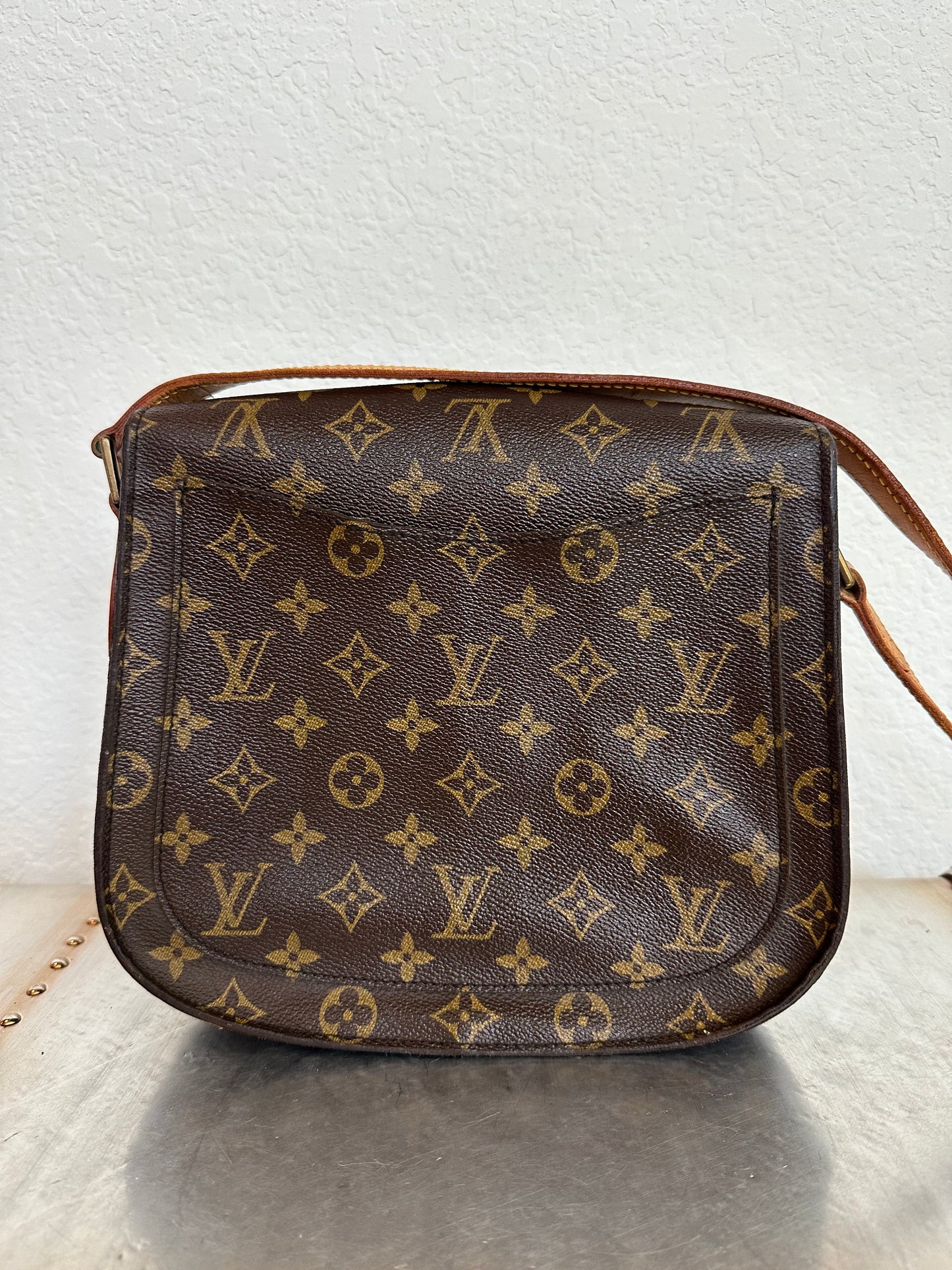 Pre-owned Authentic Louis Vuitton Saint Cloud GM Monogram Crossbody Bag