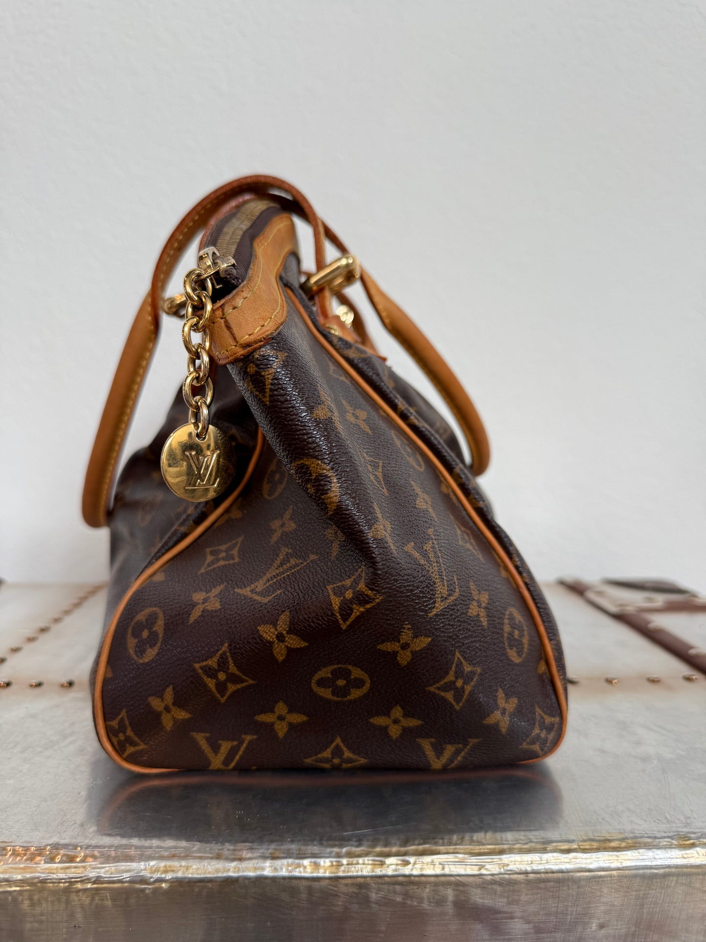 Pre-owned Authentic Louis Vuitton Tivoli GM Monogram Shoulder Bag