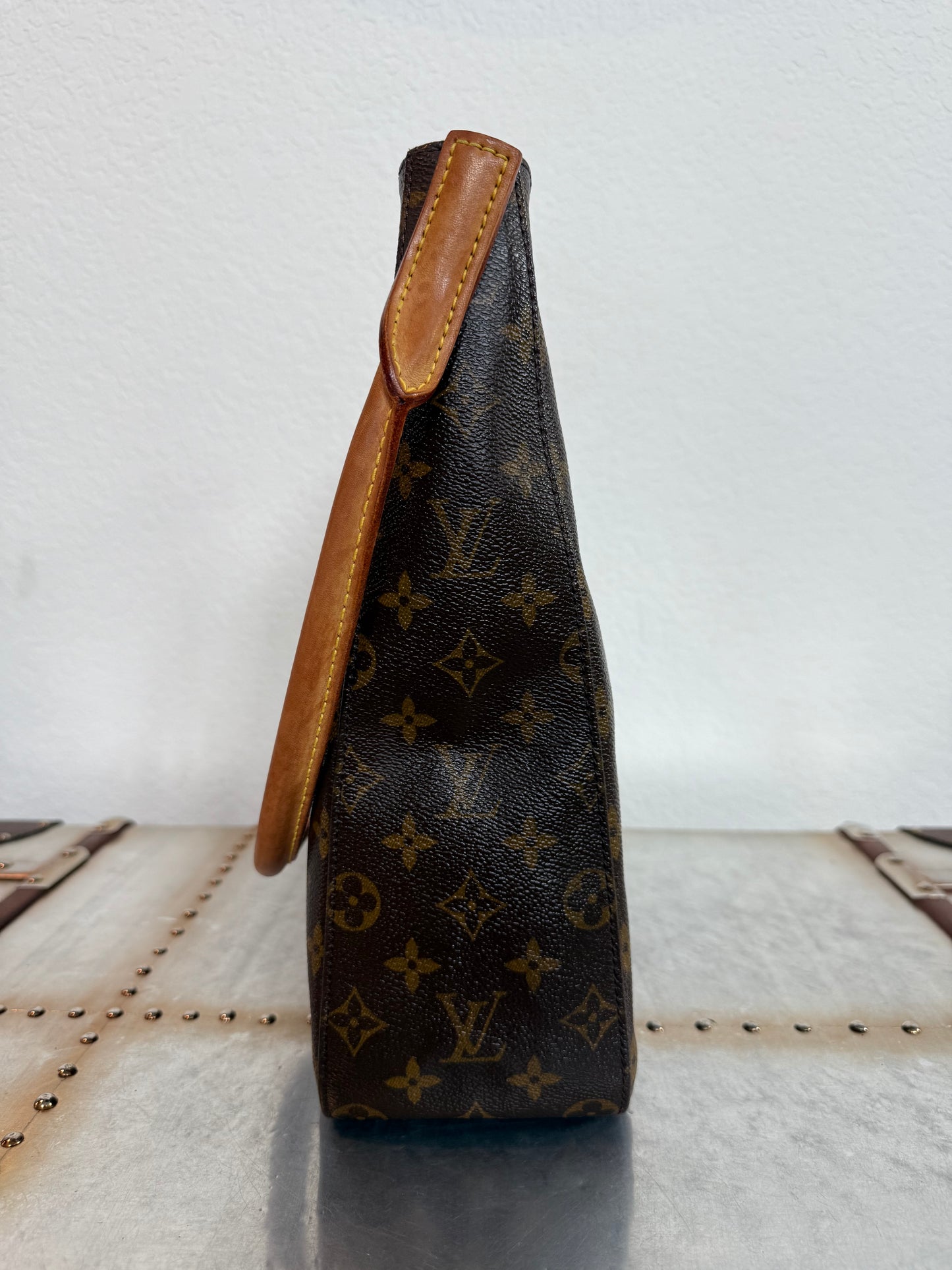 Pre-owned Authentic Louis Vuitton Looping GM Monogram Shoulder Bag