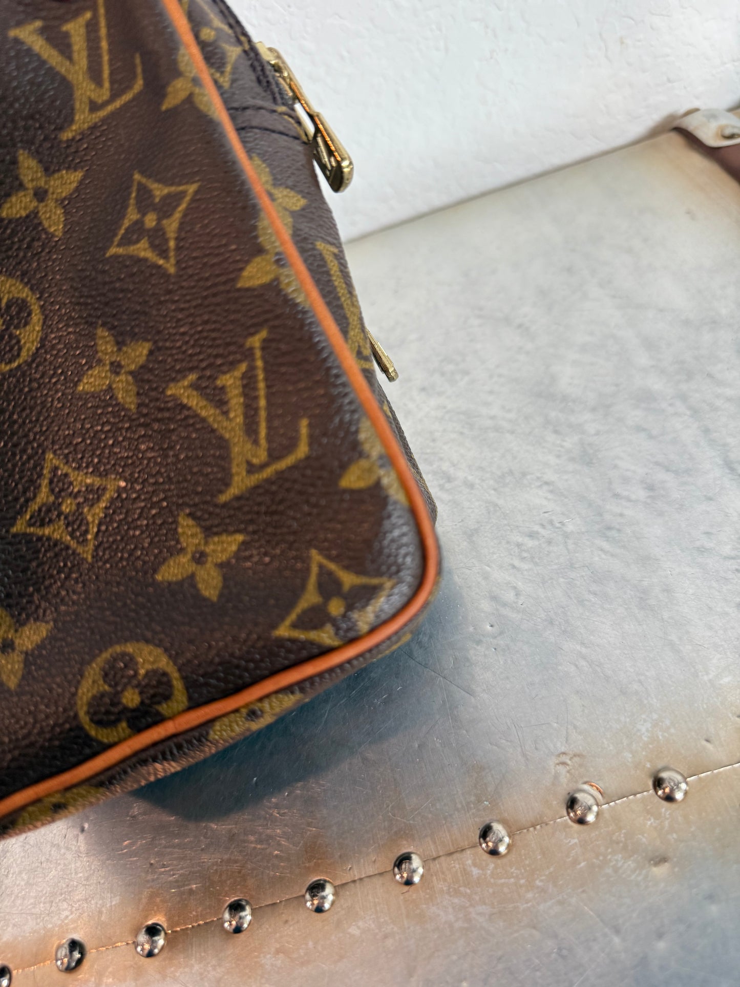 Pre-owned Louis Vuitton Mini Amazon Monogram Crossbody Bag