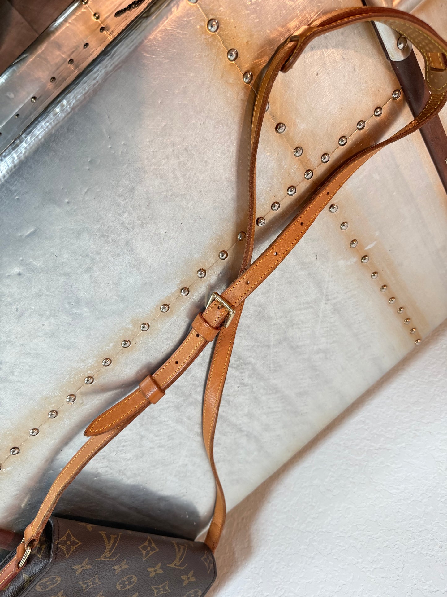 Pre-owned Authentic Louis Vuitton Saint Cloud MM Monogram Shoulder / Crossbody Bag