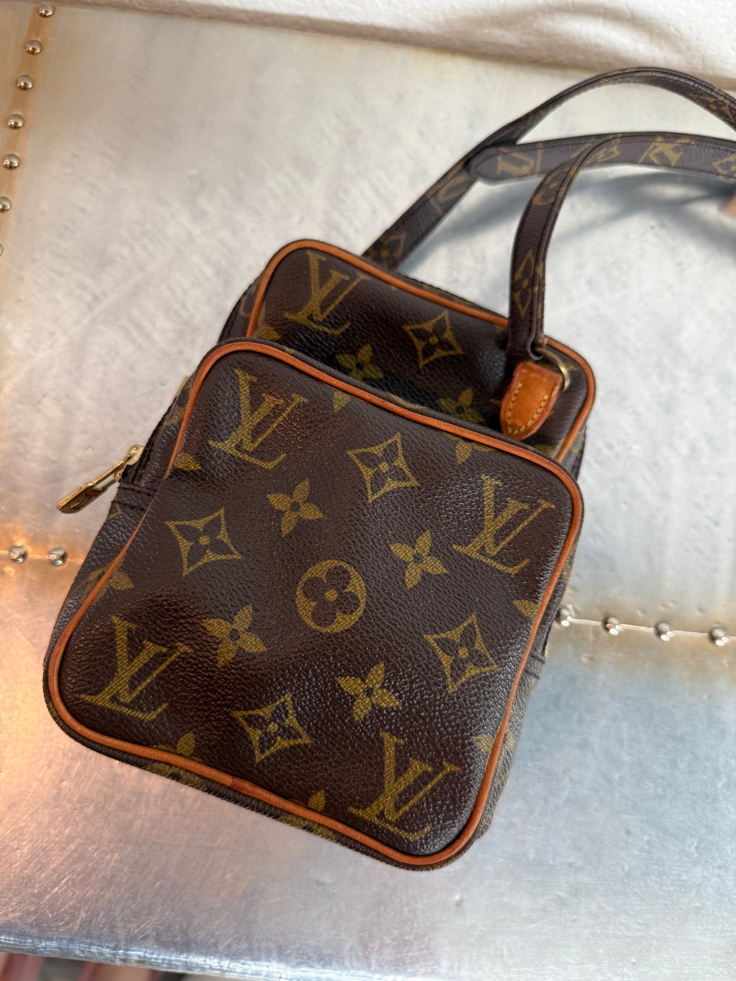 Pre-owned Louis Vuitton Mini Amazon Monogram Crossbody Bag