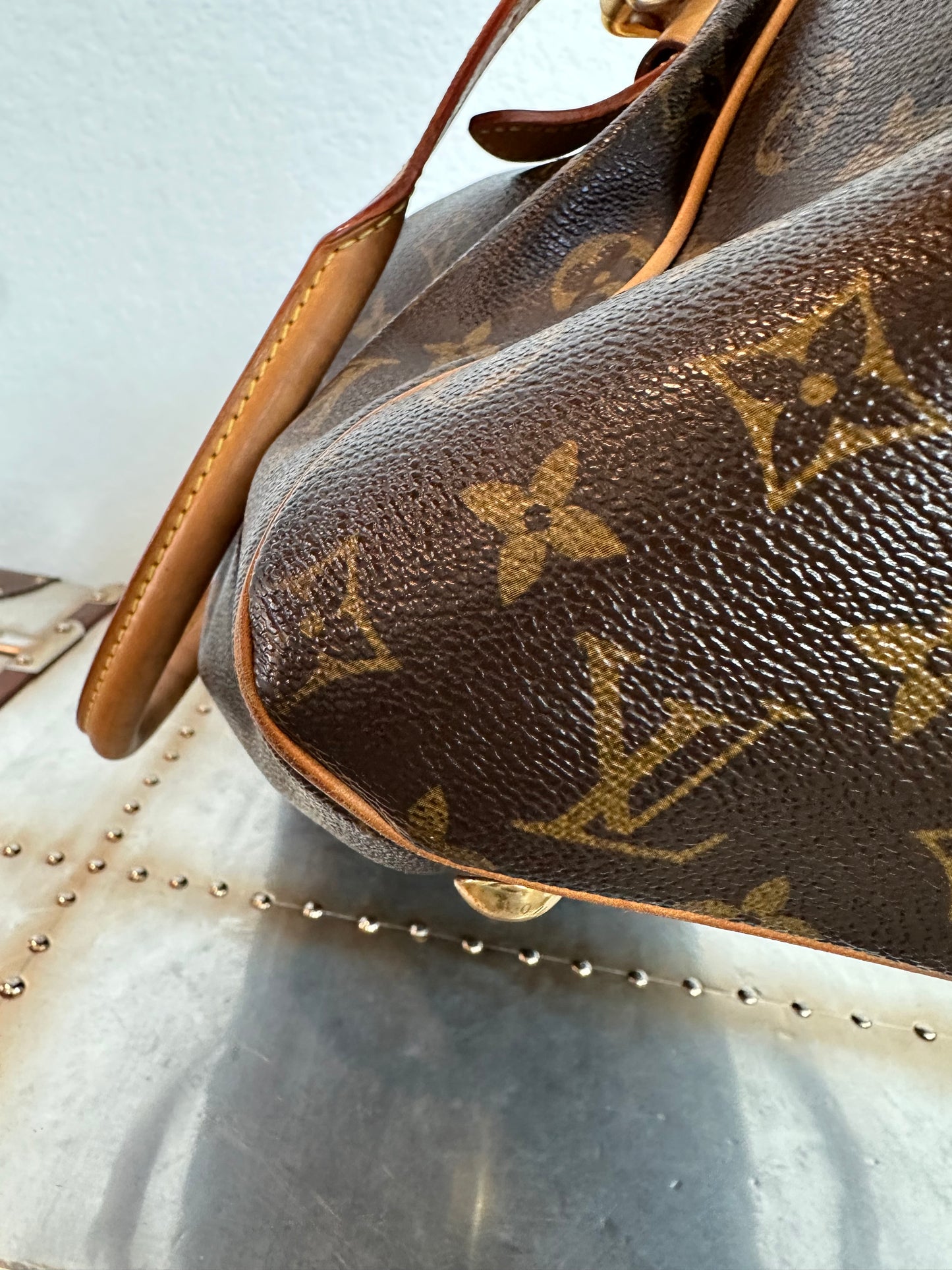 Pre-owned Authentic Louis Vuitton Tivoli GM Monogram Shoulder Bag