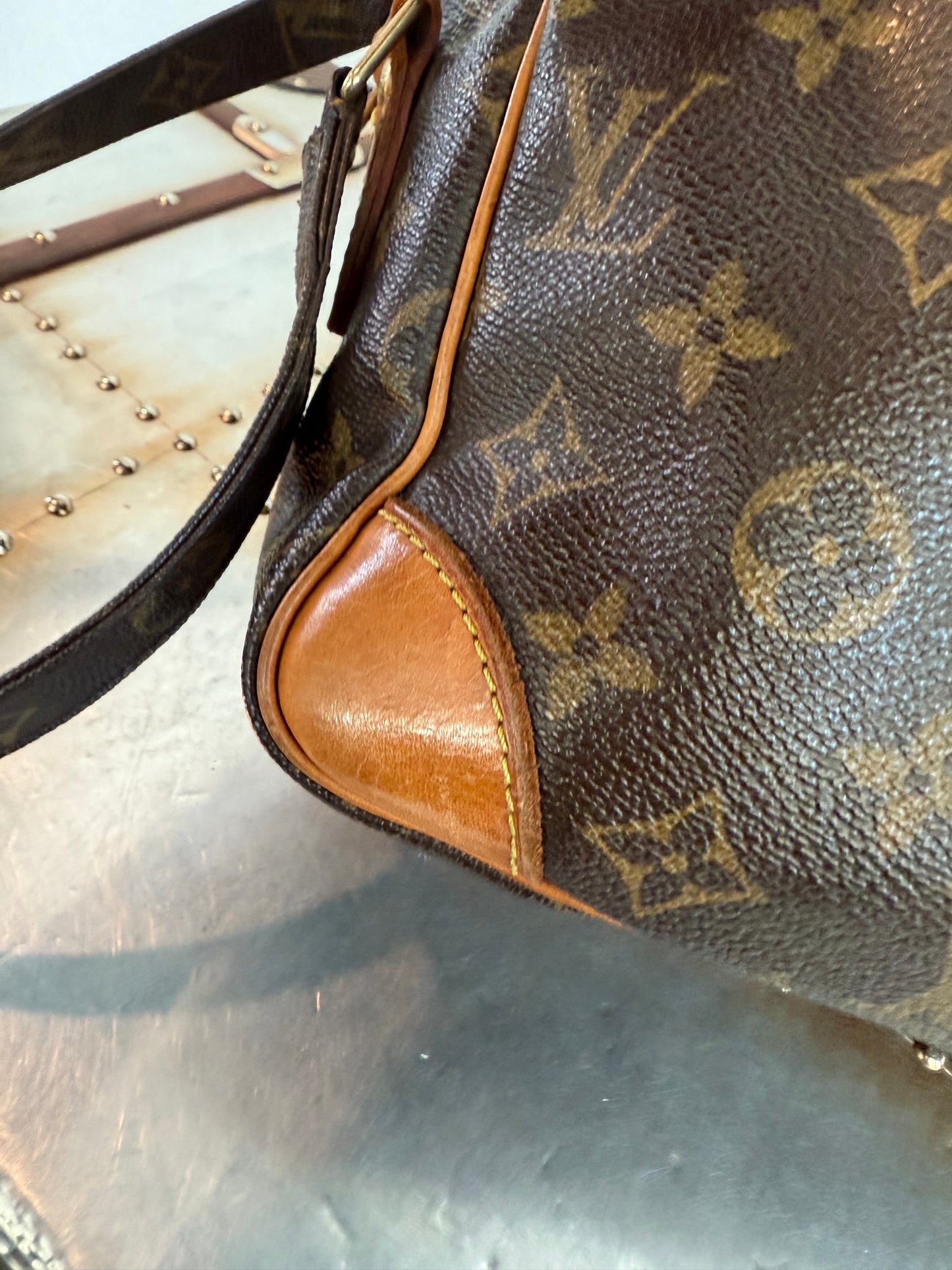 Pre-owned Louis Vuitton Nile PM Monogram Shoulder Bag/ Crossbody Bag
