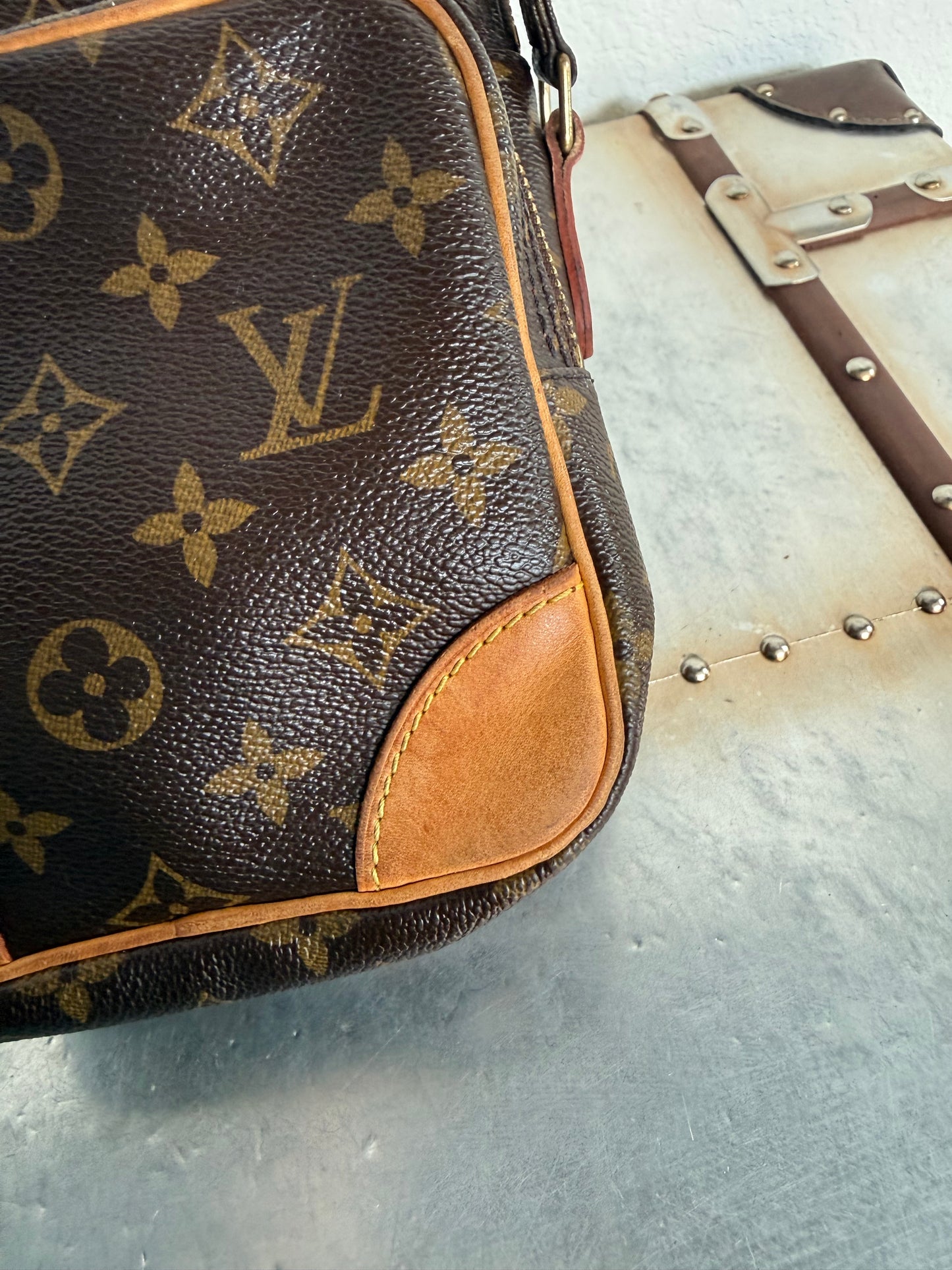 Pre-owned Authentic Louis Vuitton Amazon Monogram Crossbody Bag
