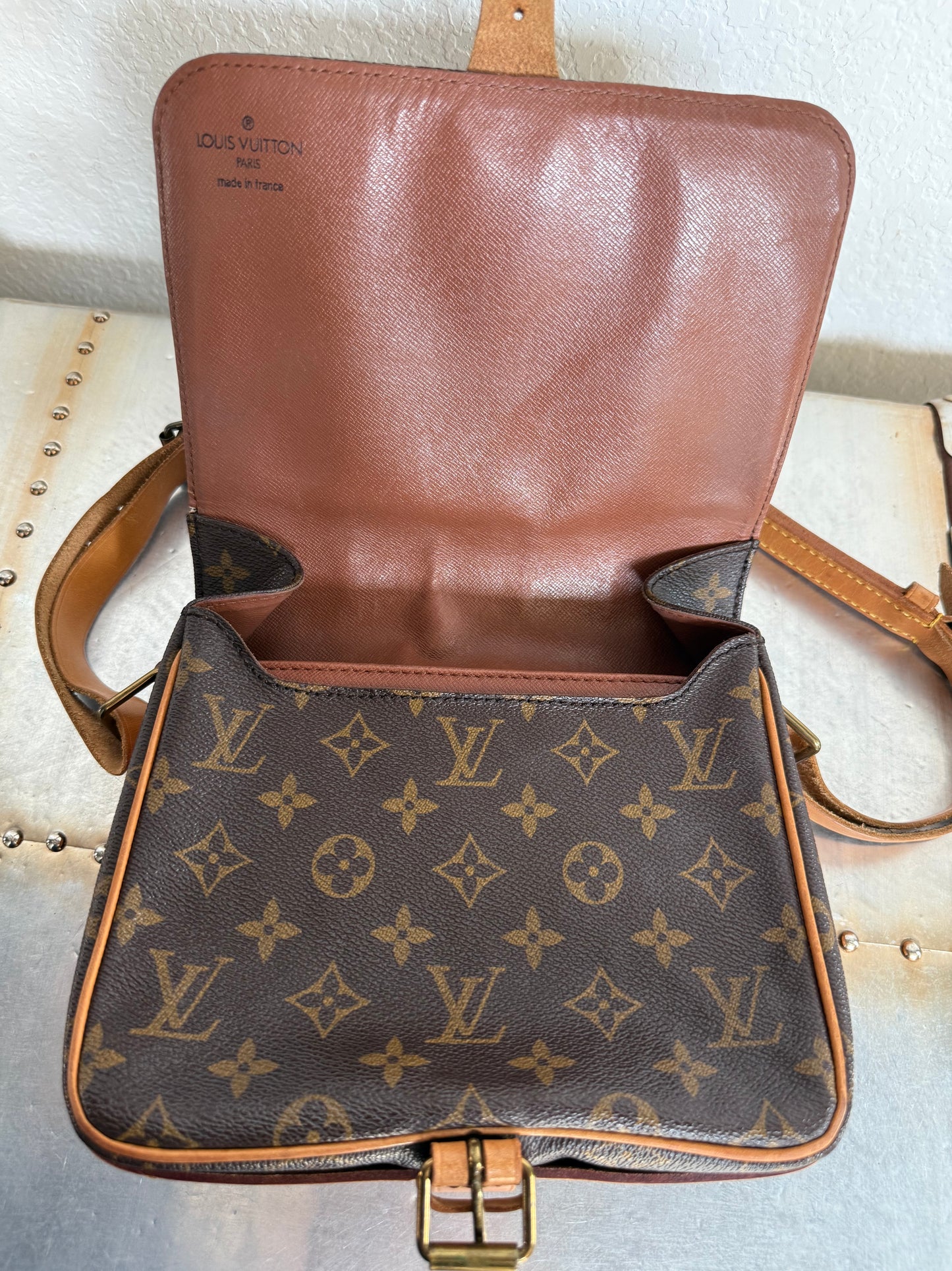 Pre-owned Louis Vuitton Cartouchiere MM Monogram Shoulder / Crossbody Bag
