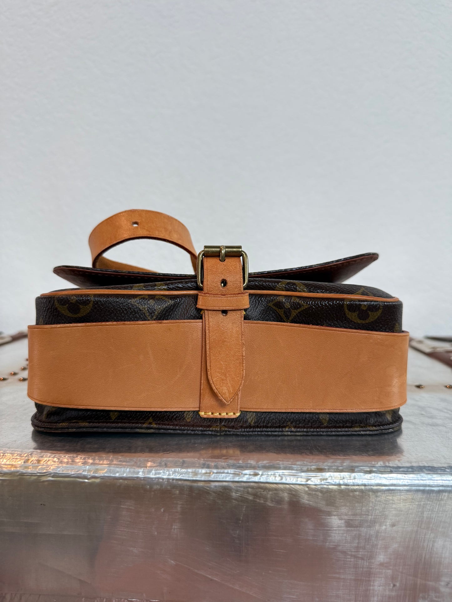 Pre-owned Louis Vuitton Cartouchiere MM Monogram Shoulder / Crossbody Bag