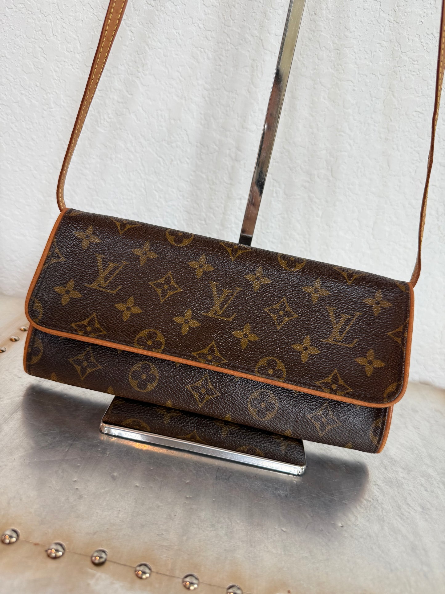 Pre-owned Authentic Louis Vuitton Pochette Twin GM Monogram Shoulder Bag