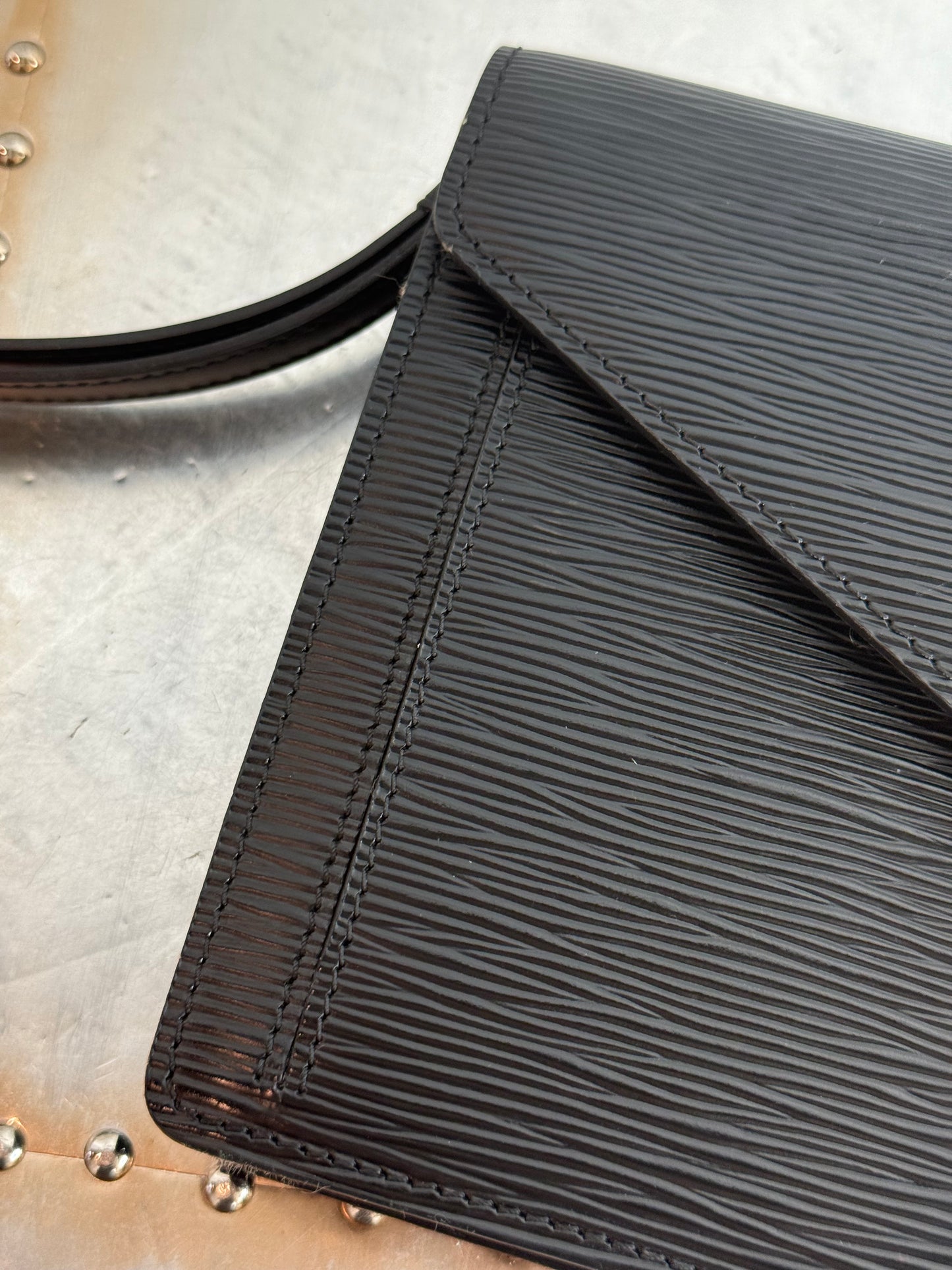 Pre-owned Authentic Louis Vuitton Sellier Dragonne Epi Black Clutch Bag