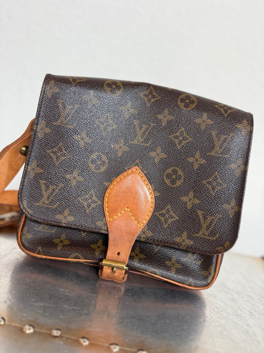 Pre-owned Louis Vuitton Cartouchiere MM Monogram Shoulder / Crossbody Bag