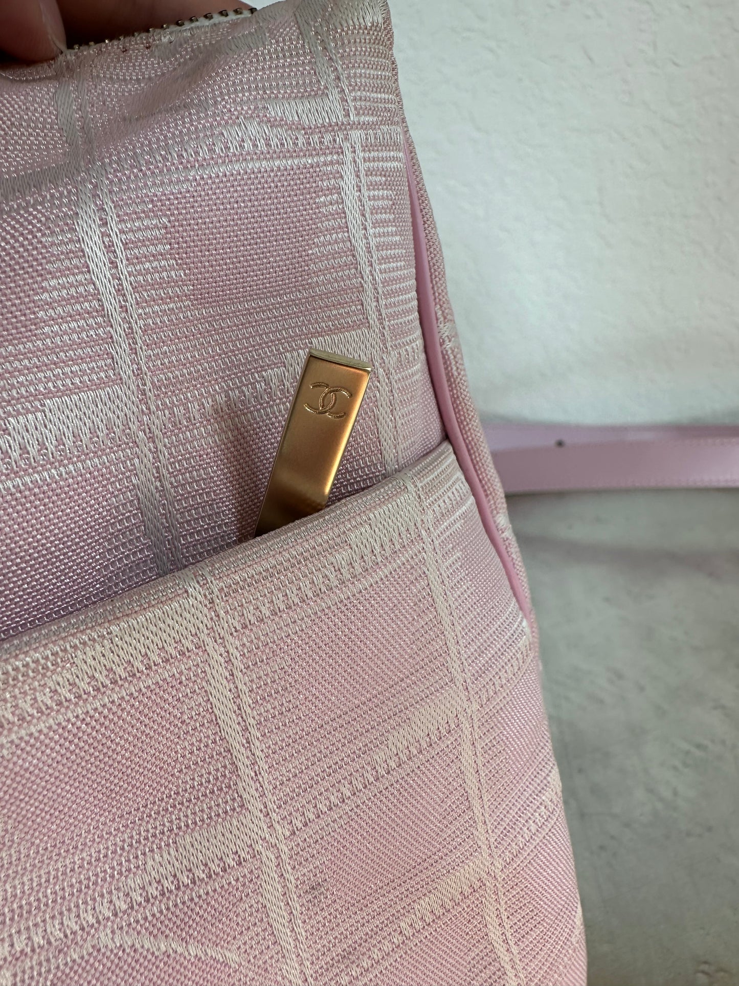Pre-owned Authentic Chanel Travel Line Pink Crossbody Bag