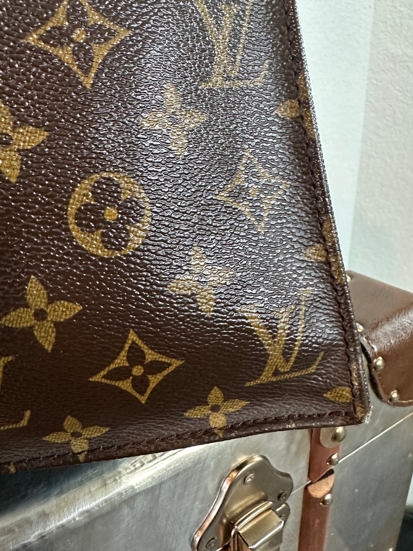 Pre-owned Authentic Louis Vuitton Sac Plat GM Monogram Handbag