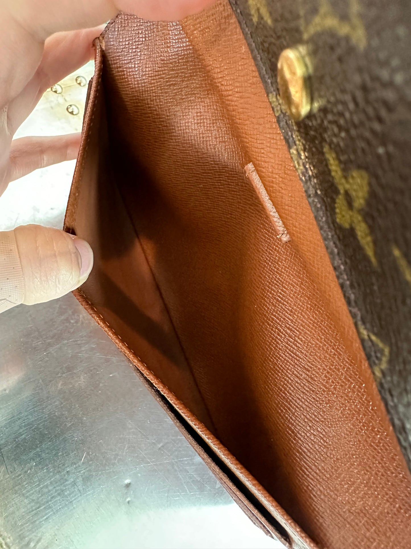 Pre-owned Authentic Louis Vuitton Portefeuille International Monogram Wallet