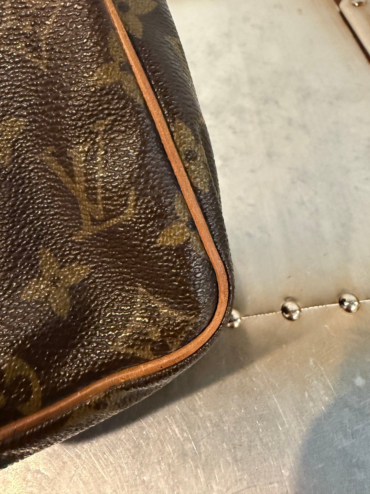 Pre-owned Louis Vuitton Mini Amazon Monogram Crossbody Bag