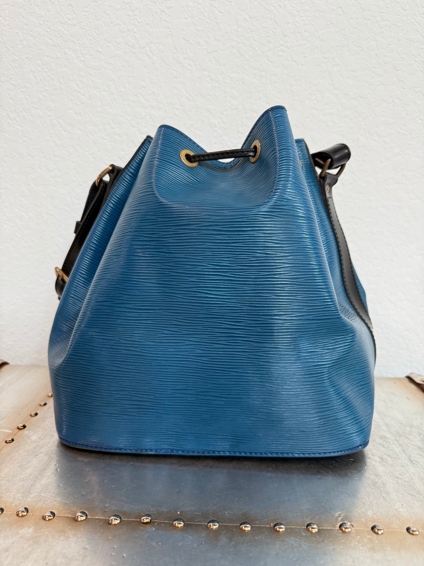 Pre-owned Authentic Louis Vuitton Petite Noe Epi Shoulder Bag