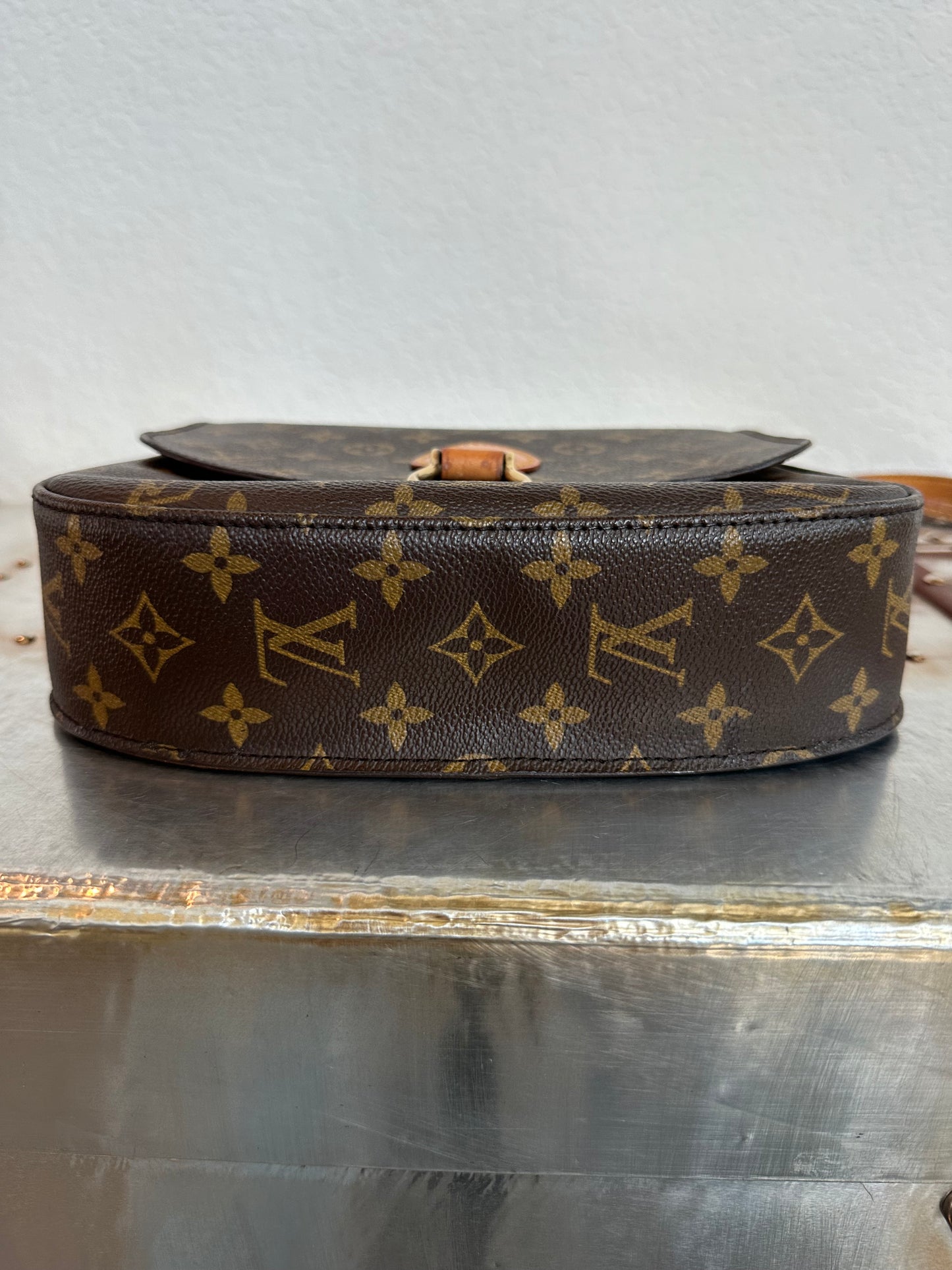 Pre-owned Authentic Louis Vuitton Saint Cloud GM Monogram Crossbody Bag