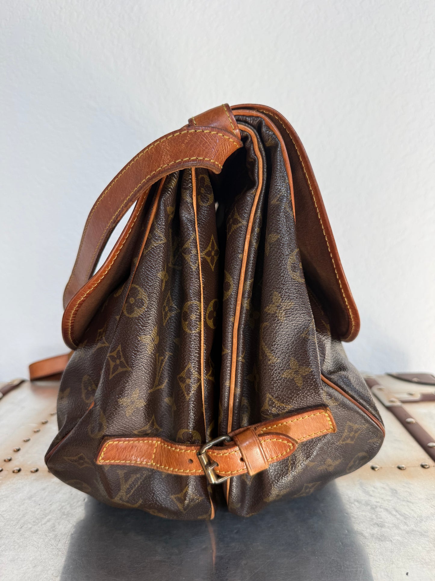 Pre-owned Authentic Louis Vuitton Monogram Saumur 35 Crossbody Bag