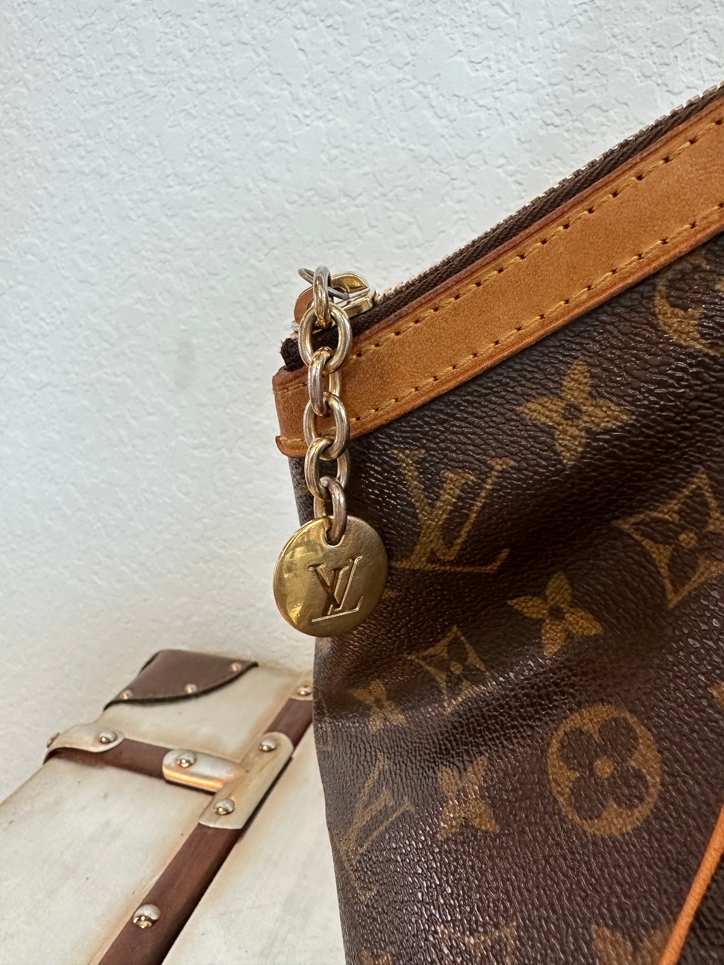 Pre-owned Authentic Louis Vuitton Tivoli GM Monogram Shoulder Bag