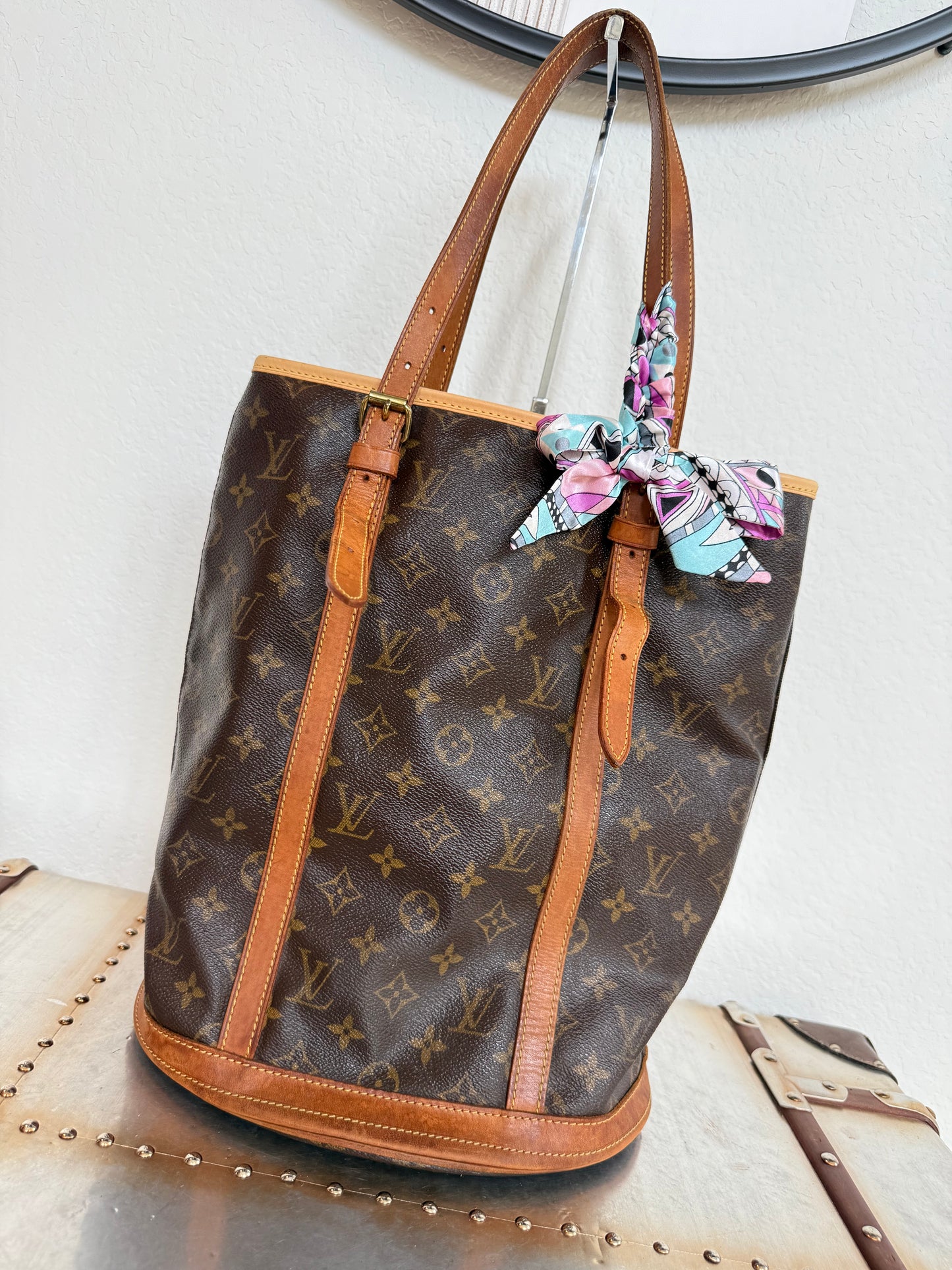 Pre-owned Authentic Louis Vuitton Bucket GM Monogram Shoulder Bag