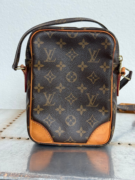 Pre-owned Authentic Louis Vuitton Amazon Monogram Crossbody Bag