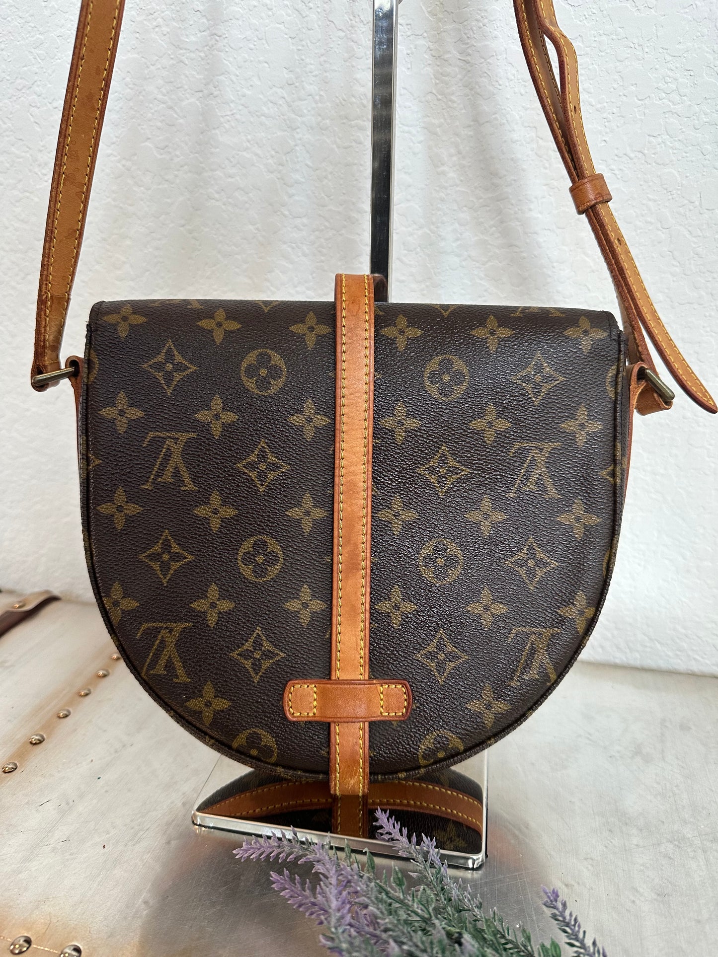 Pre-owned Authentic Louis Vuitton Chantilly MM Monogram Crossbody Bag