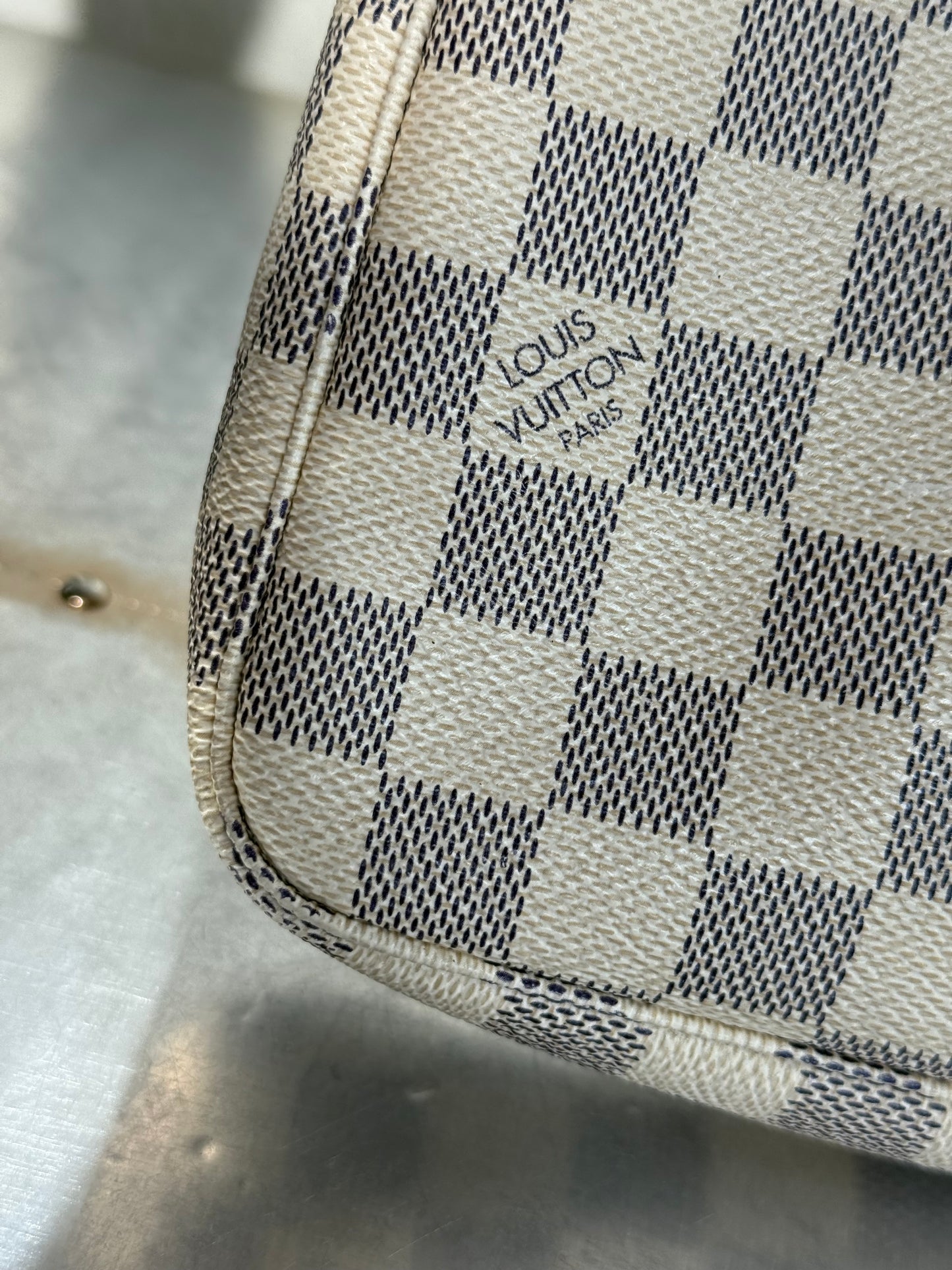 Pre-owned Louis Vuitton Pochette Accessoires Damier Azur Shoulder / Handbag