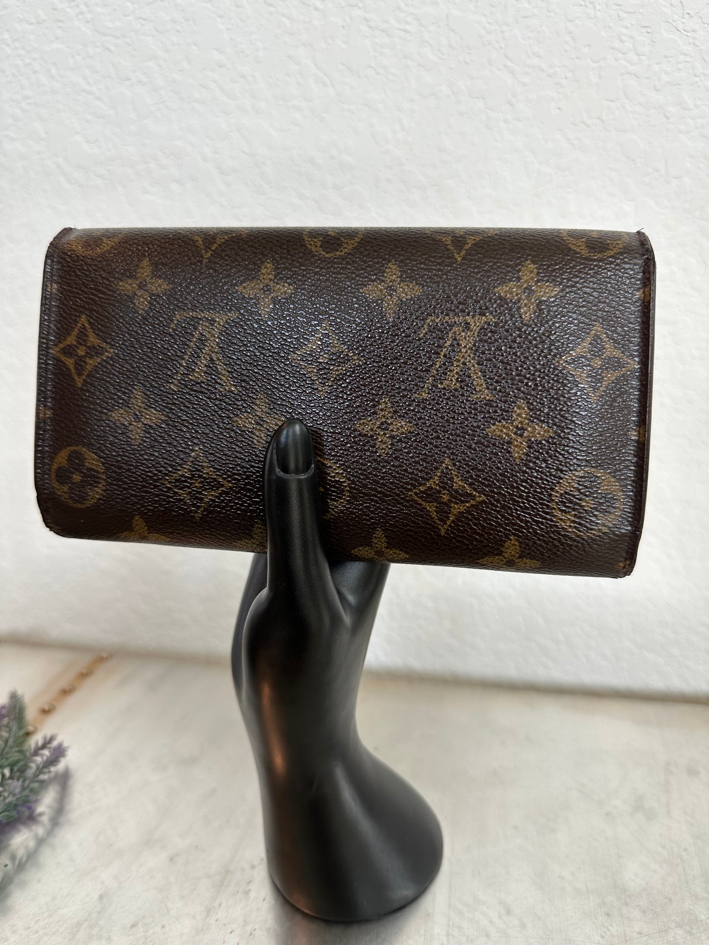 Pre-owned Authentic Louis Vuitton Portefeuille International Monogram Wallet