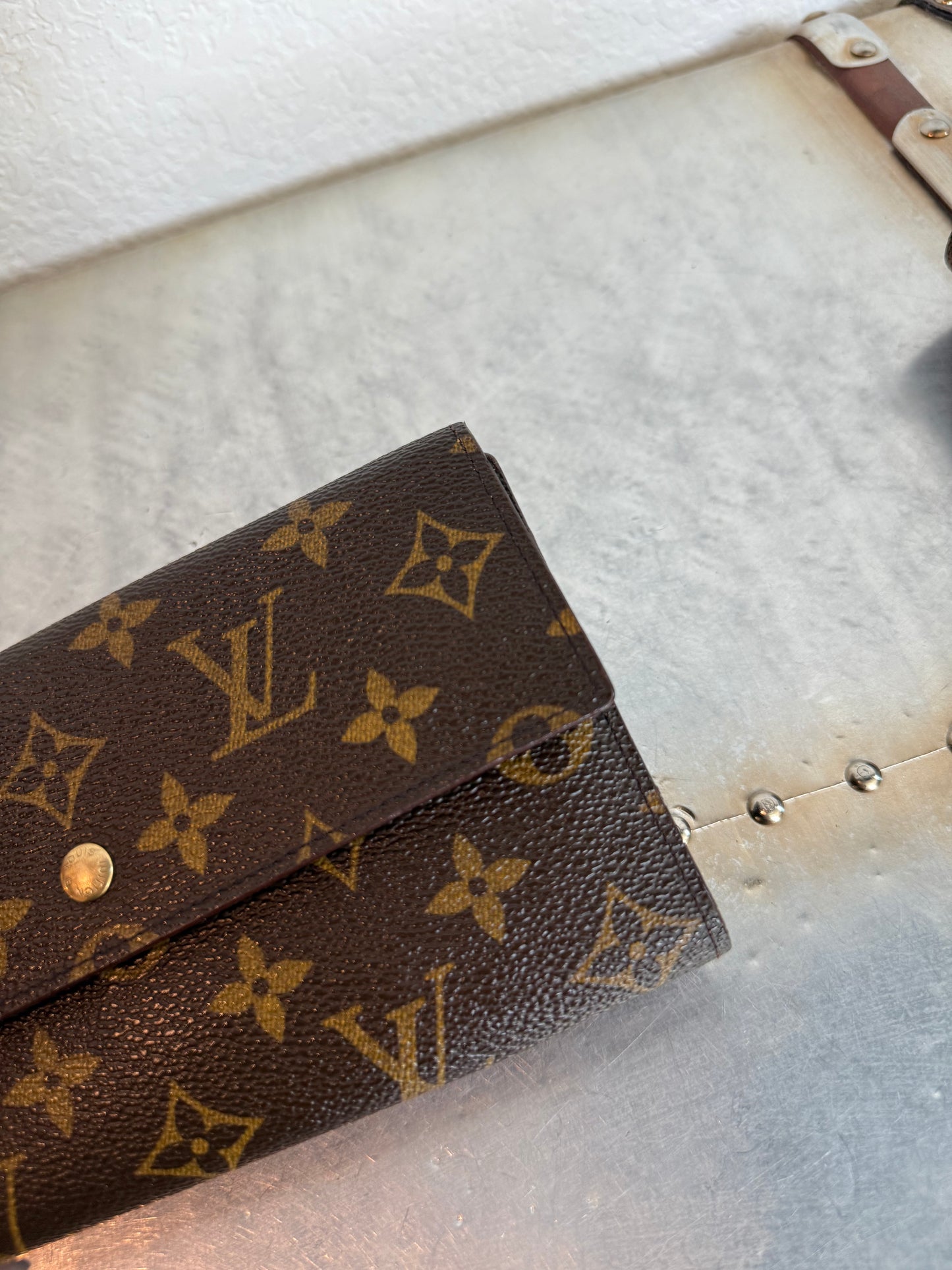 Pre-owned Authentic Louis Vuitton Portefeuille International Monogram Wallet