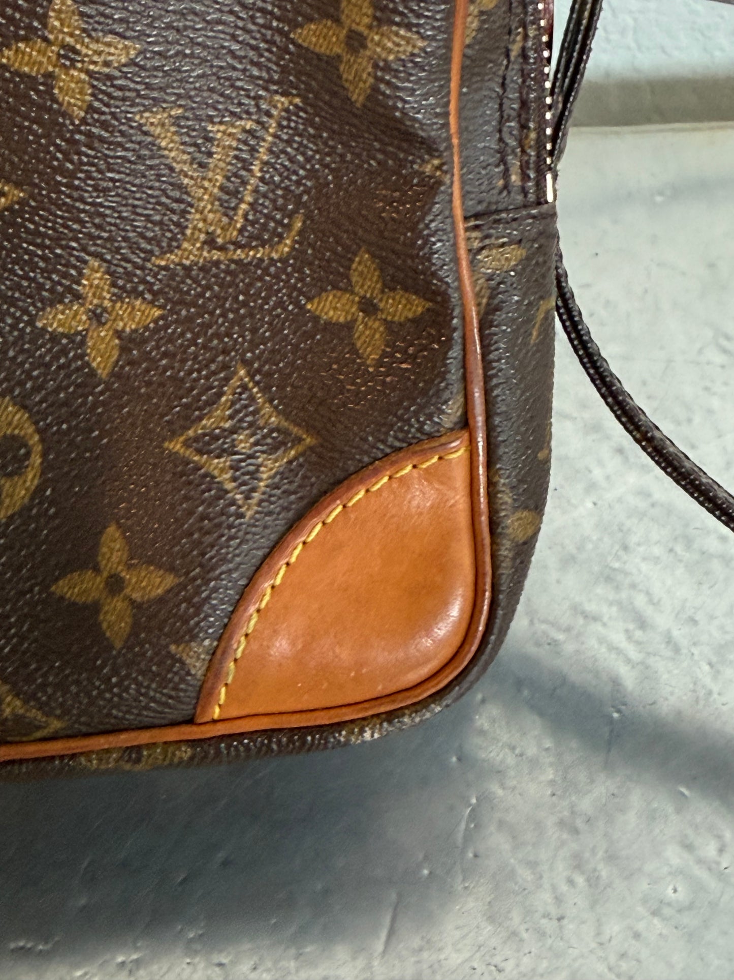 Pre-owned Authentic Louis Vuitton Amazon Monogram Crossbody Bag