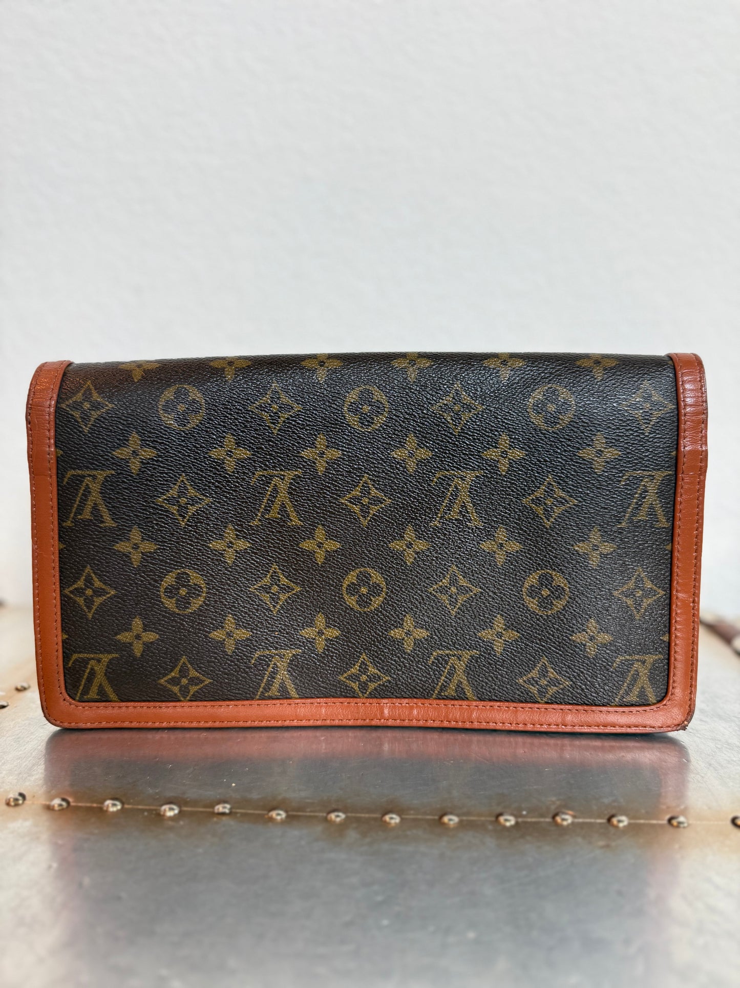 Pre-owned Authentic Louis Vuitton Monogram Dame Clutch Handbag