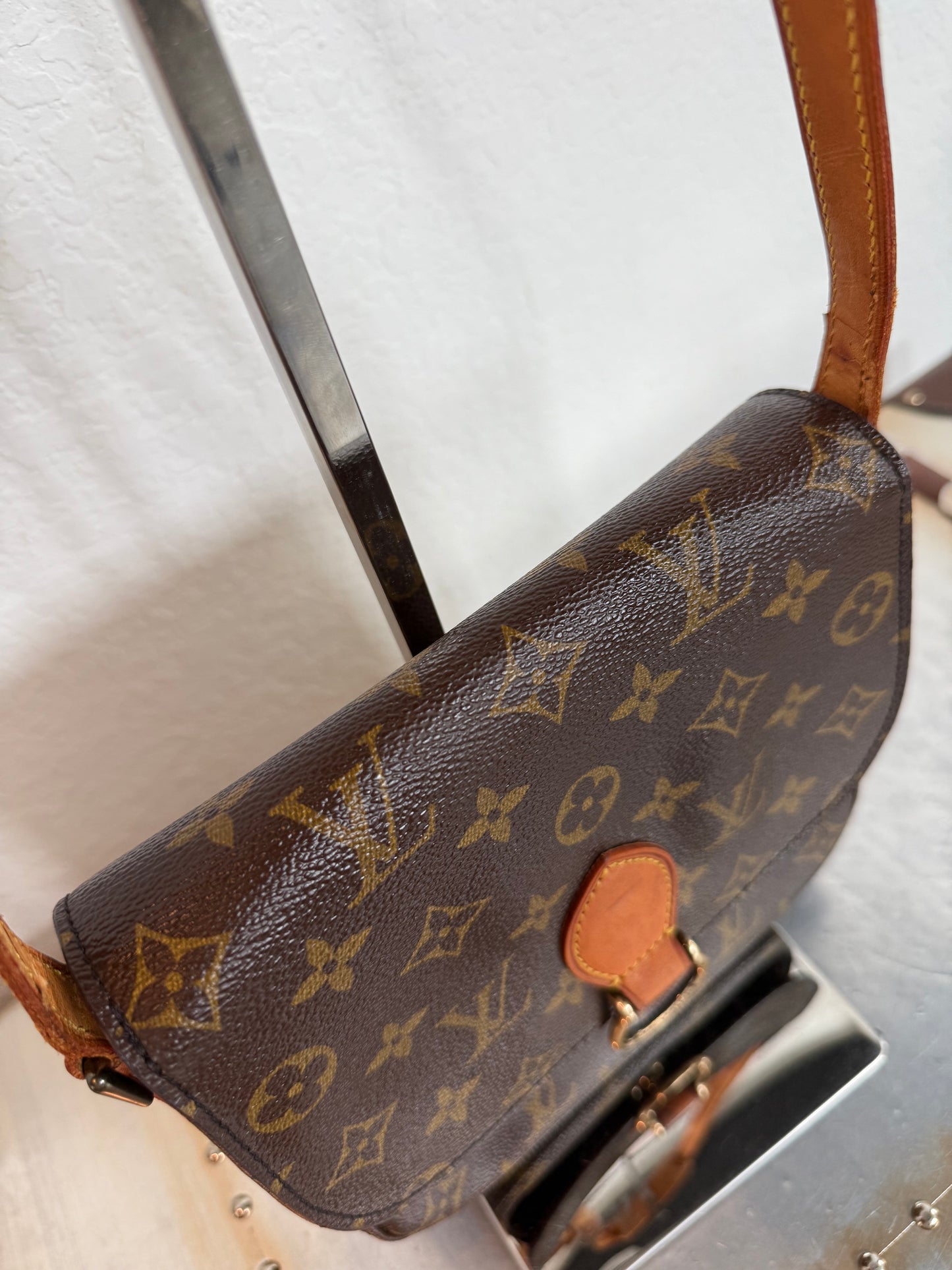 Pre-owned Authentic Louis Vuitton Saint Cloud MM Monogram Shoulder / Crossbody Bag