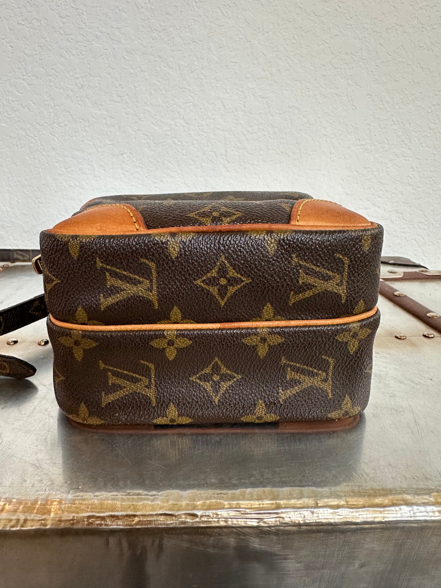 Pre-owned Authentic Louis Vuitton Amazon Monogram Crossbody Bag