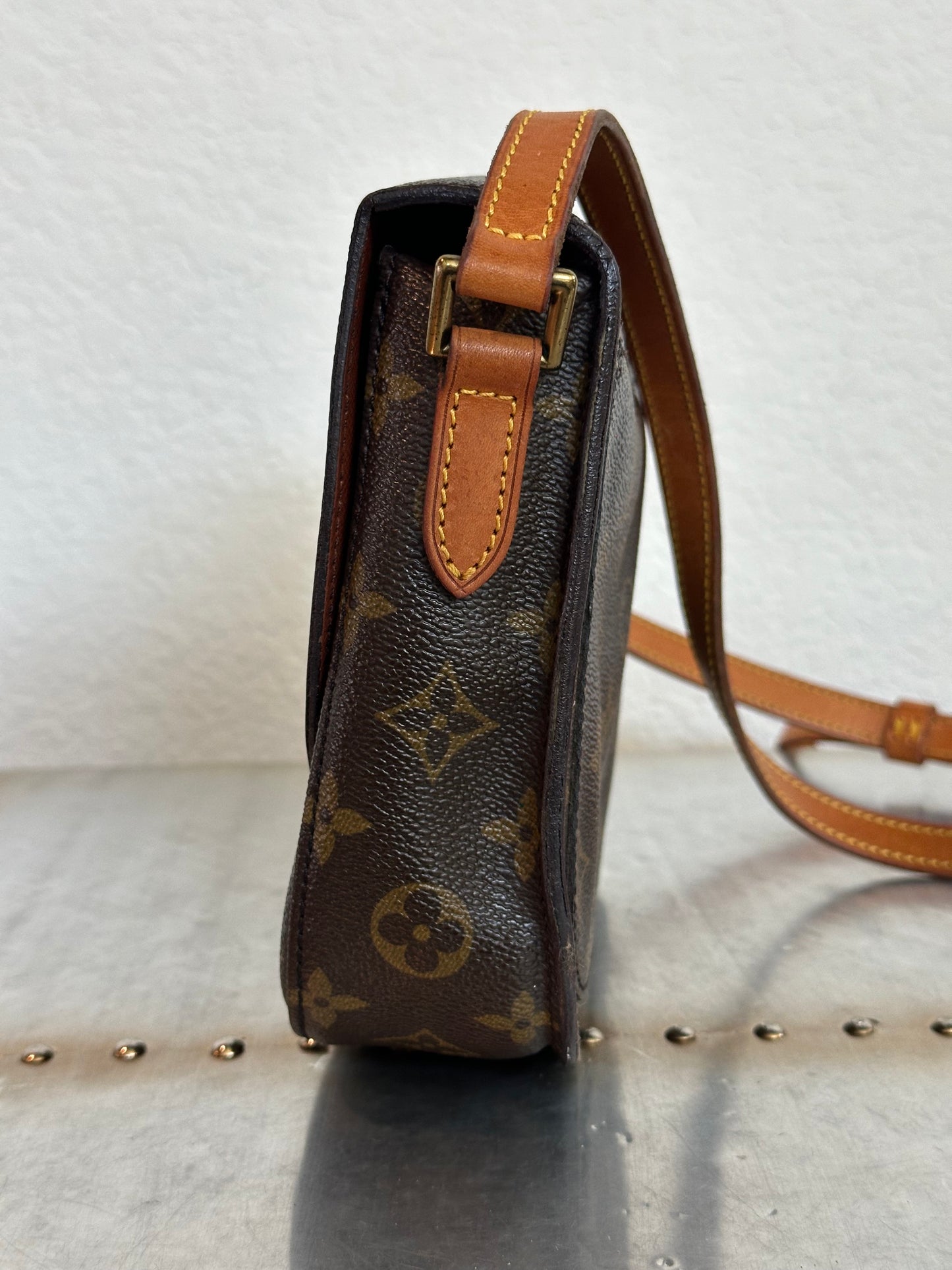 Pre-owned Authentic Louis Vuitton Saint Cloud MM Monogram Shoulder / Crossbody Bag