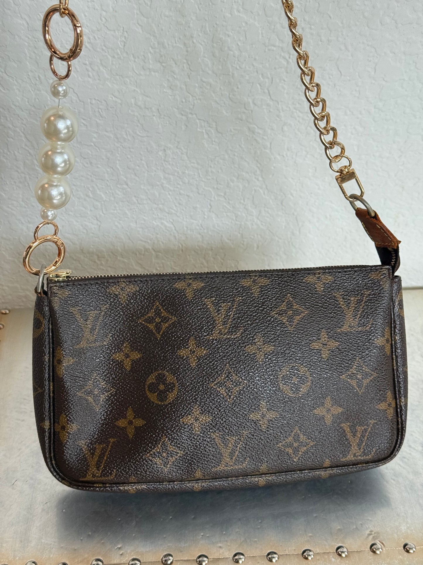 Pre-owned Authentic Louis Vuitton Pochette Accessoires Monogram Shoulder / Handbag