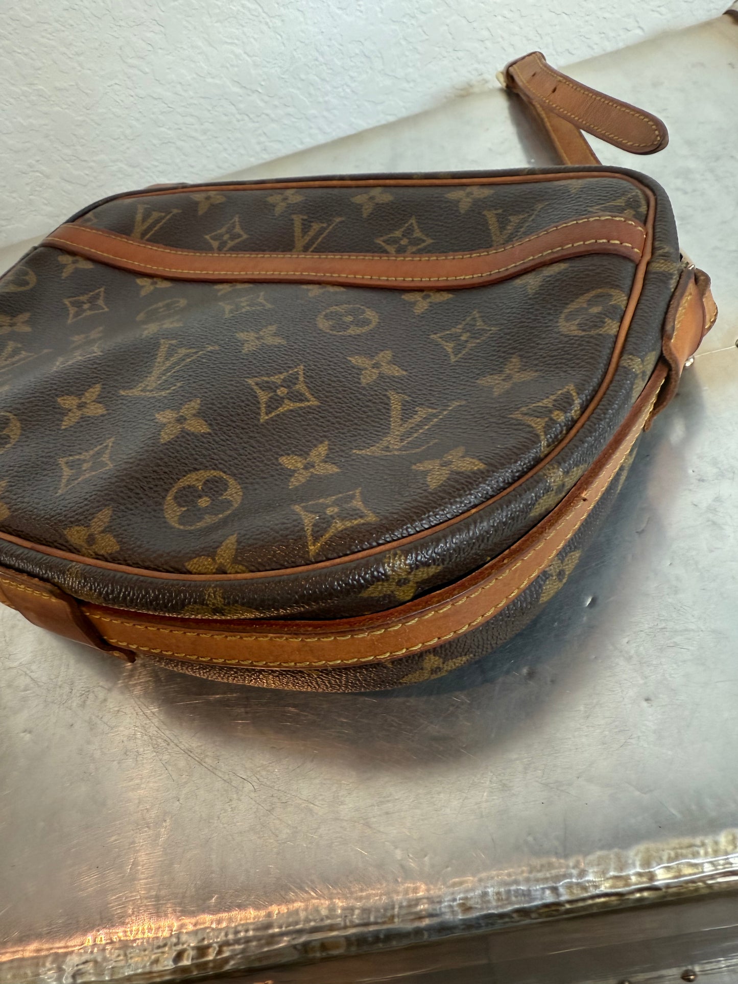 Pre-owned Authentic Louis Vuitton Jeune Fille MM Monogram Crossbody Bag