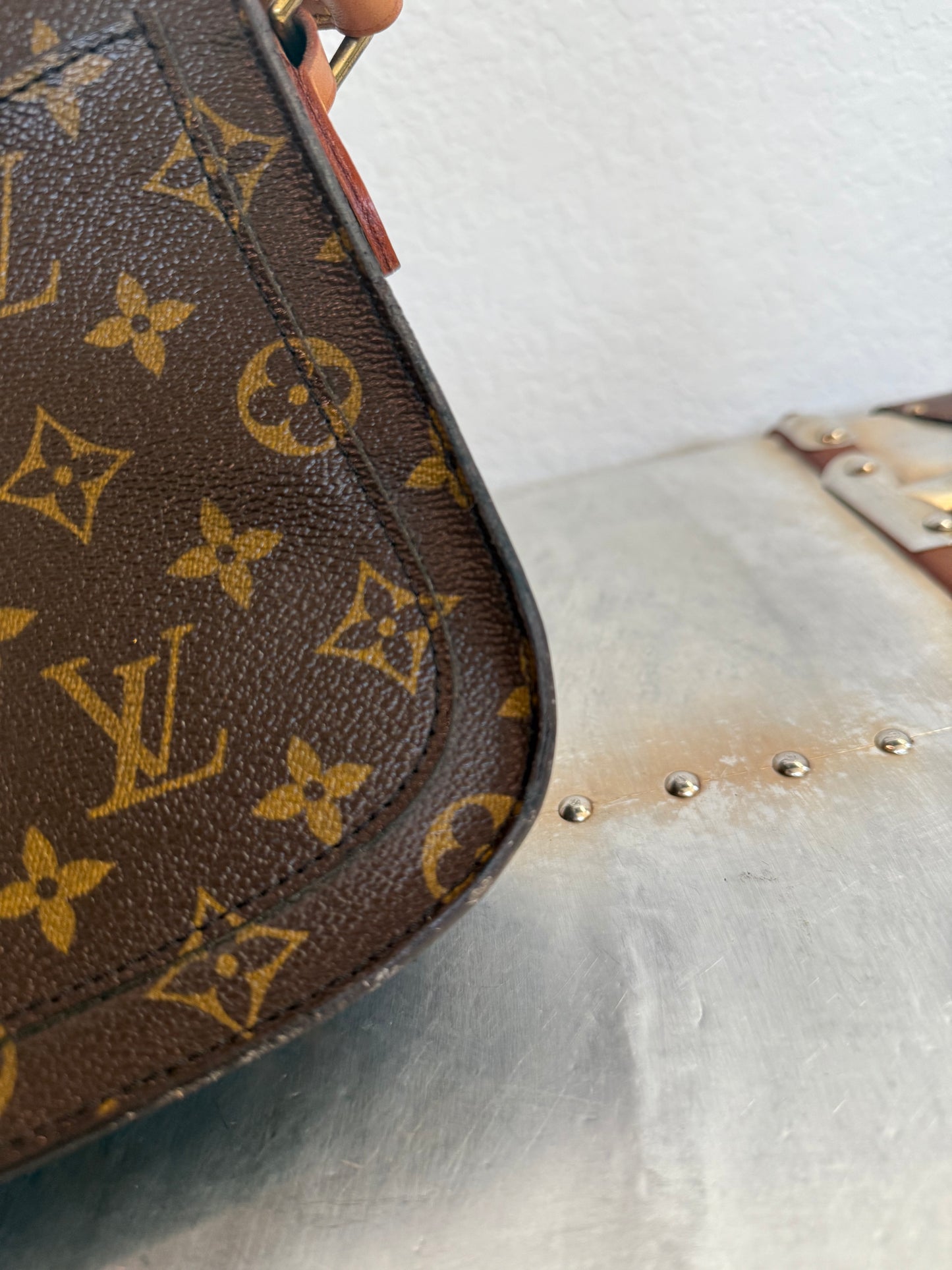 Pre-owned Authentic Louis Vuitton Saint Cloud MM Monogram Shoulder / Crossbody Bag