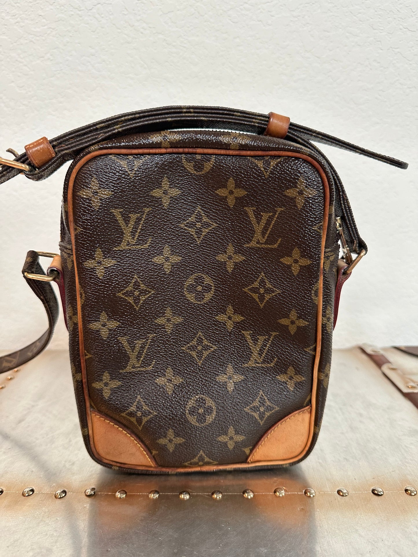 Pre-owned Authentic Louis Vuitton Amazon Monogram Crossbody Bag